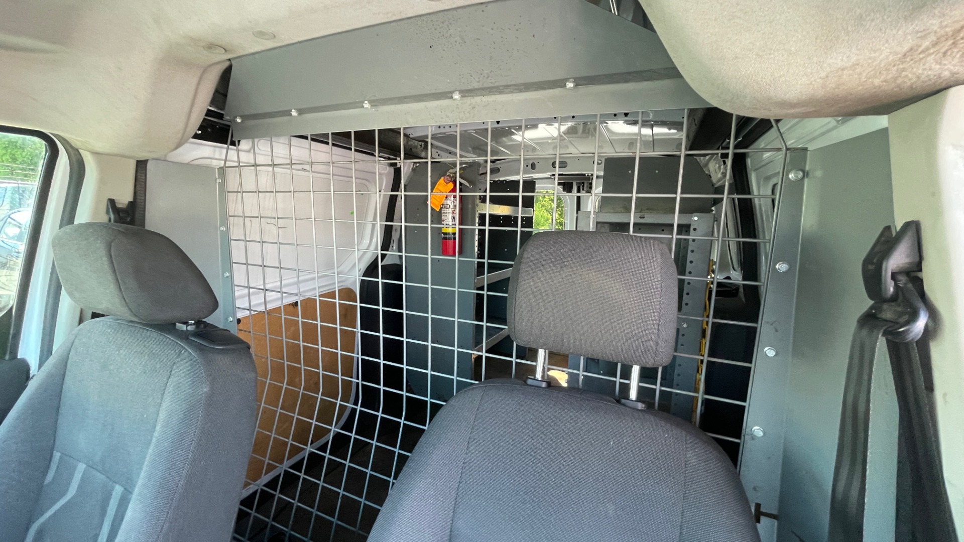 Used 2015 Ford TRANSIT CONNECT XLT CARGO VAN LWB / 2.5L 4-CYL / 6-SPD AUTO / ROOF RACK for sale Sold at Formula Imports in Charlotte NC 28227 43