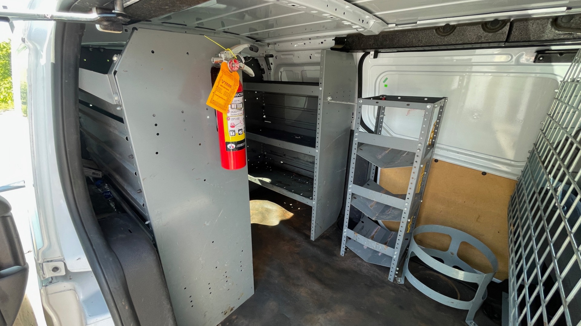 Used 2015 Ford TRANSIT CONNECT XLT CARGO VAN LWB / 2.5L 4-CYL / 6-SPD AUTO / ROOF RACK for sale Sold at Formula Imports in Charlotte NC 28227 50