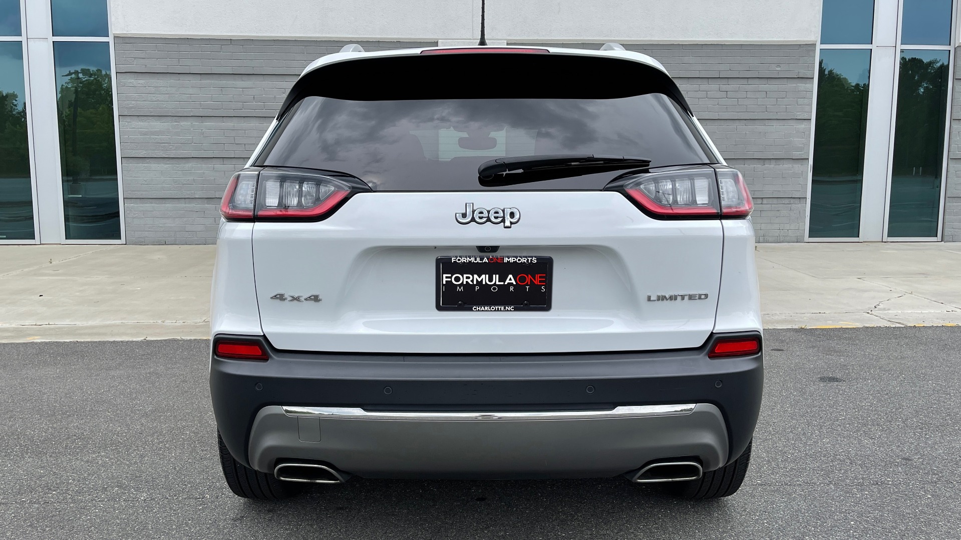 Used 2019 Jeep CHEROKEE LIMITED 4X4 / KEYLESS-GO / BLIND SPOT AND CROSS PATH / REMOTE START / REARV for sale Sold at Formula Imports in Charlotte NC 28227 24