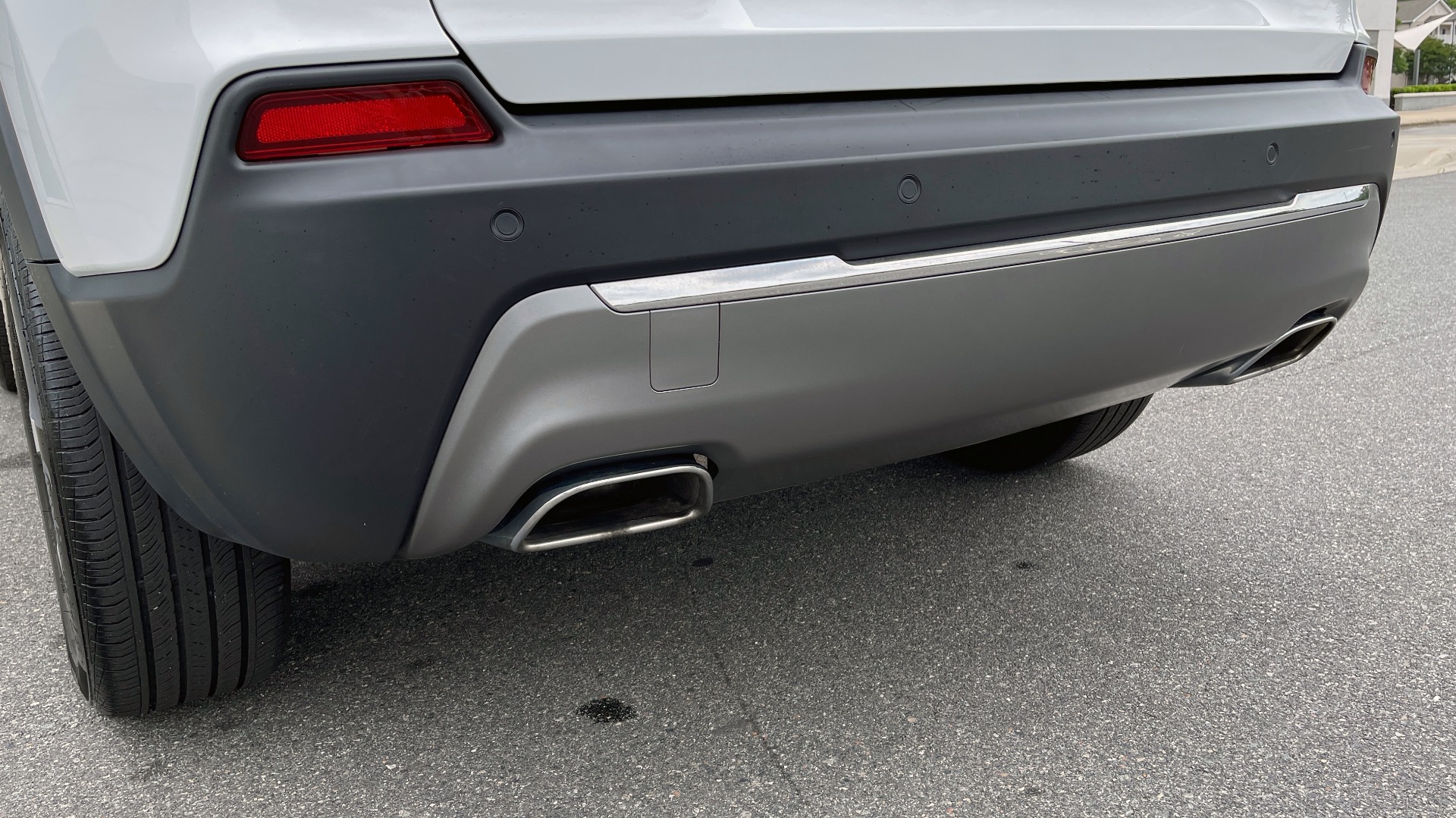 Used 2019 Jeep CHEROKEE LIMITED 4X4 / KEYLESS-GO / BLIND SPOT AND CROSS PATH / REMOTE START / REARV for sale Sold at Formula Imports in Charlotte NC 28227 28