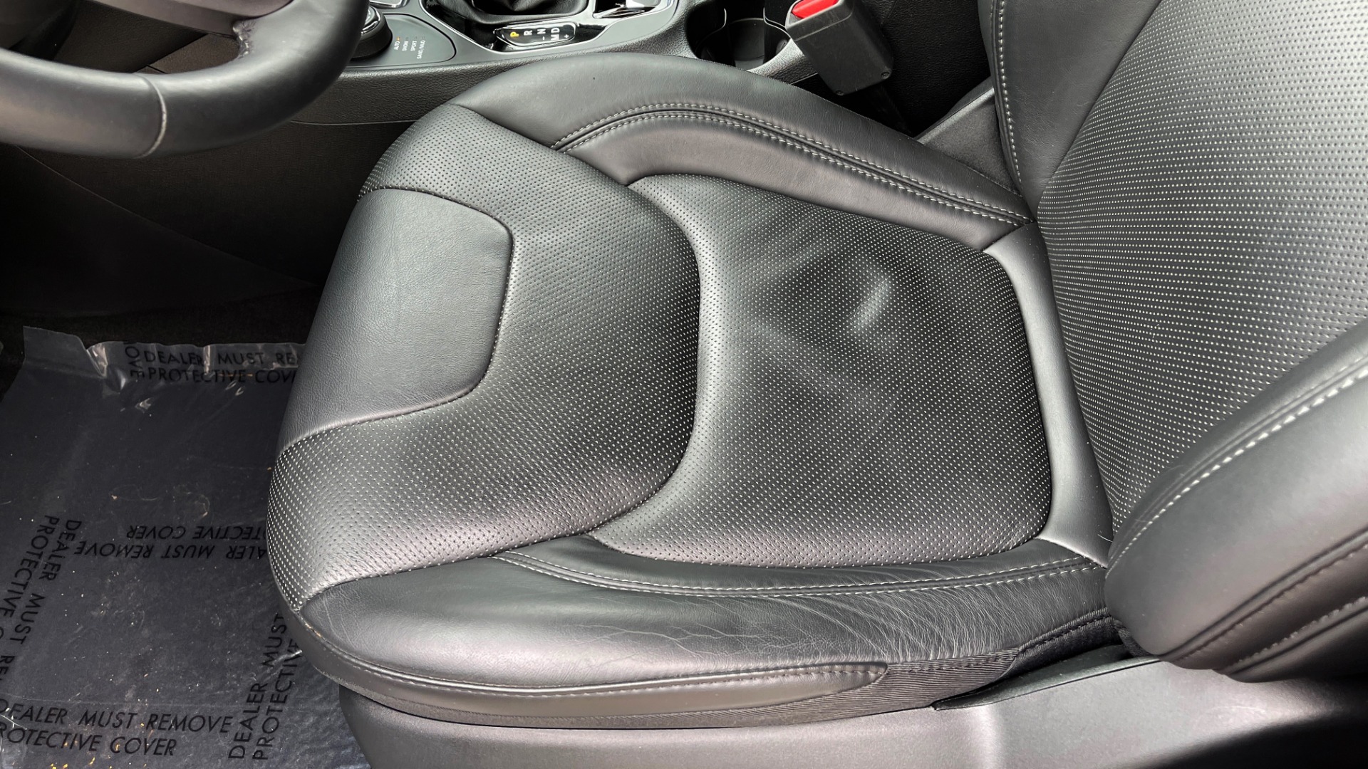 Used 2019 Jeep CHEROKEE LIMITED 4X4 / KEYLESS-GO / BLIND SPOT AND CROSS PATH / REMOTE START / REARV for sale Sold at Formula Imports in Charlotte NC 28227 37