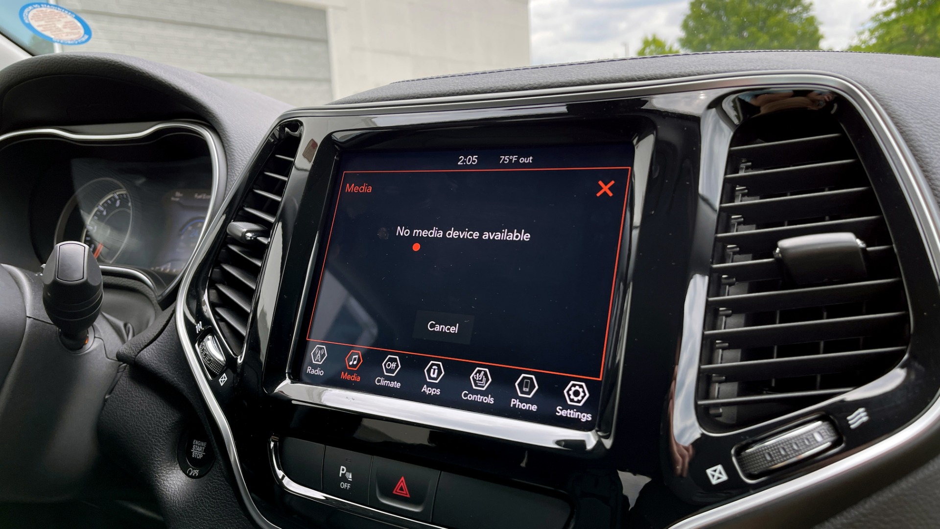 Used 2019 Jeep CHEROKEE LIMITED 4X4 / KEYLESS-GO / BLIND SPOT AND CROSS PATH / REMOTE START / REARV for sale Sold at Formula Imports in Charlotte NC 28227 52