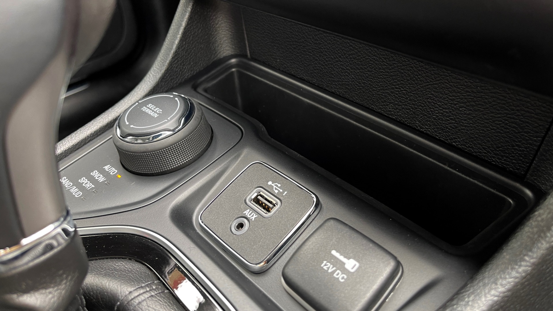 Used 2019 Jeep CHEROKEE LIMITED 4X4 / KEYLESS-GO / BLIND SPOT AND CROSS PATH / REMOTE START / REARV for sale Sold at Formula Imports in Charlotte NC 28227 58