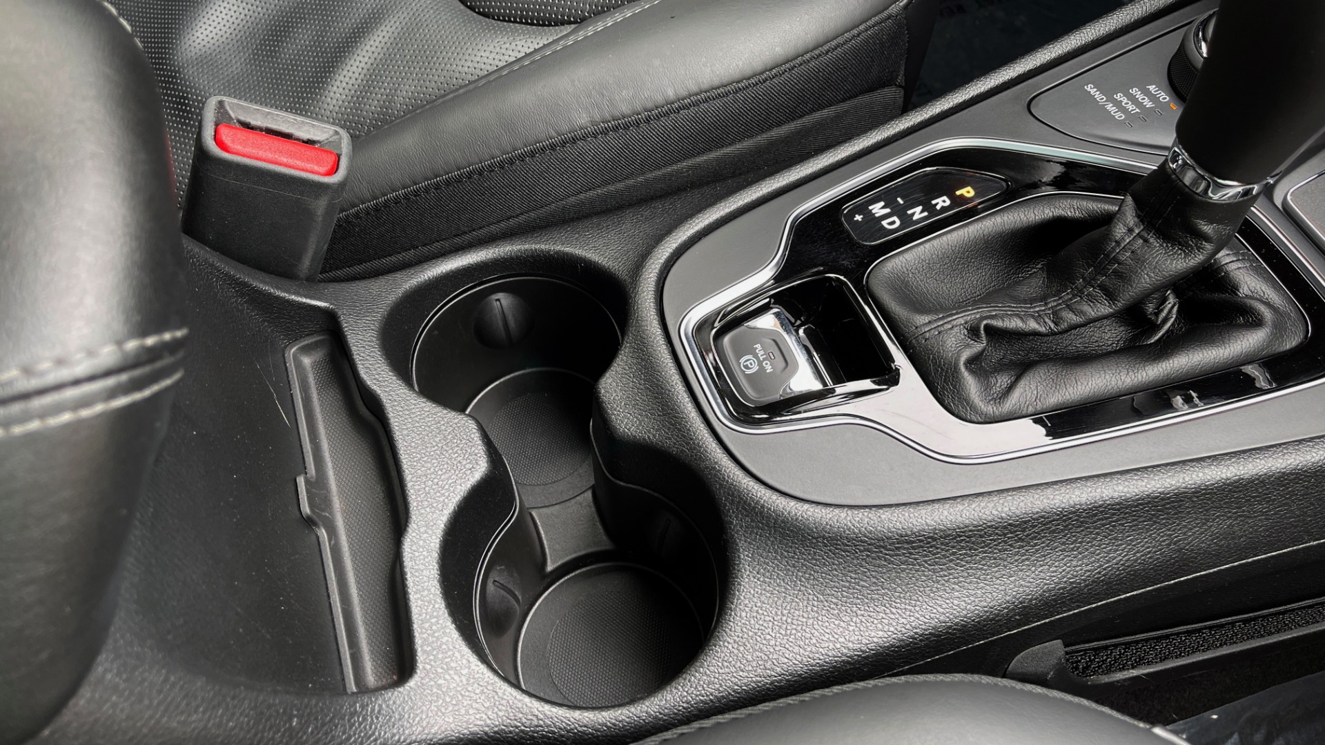 Used 2019 Jeep CHEROKEE LIMITED 4X4 / KEYLESS-GO / BLIND SPOT AND CROSS PATH / REMOTE START / REARV for sale Sold at Formula Imports in Charlotte NC 28227 59