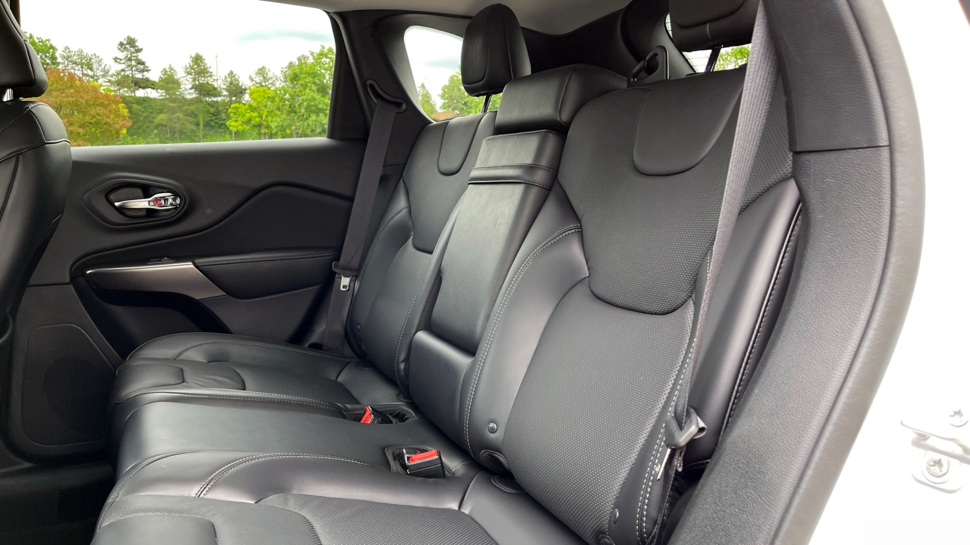 Used 2019 Jeep CHEROKEE LIMITED 4X4 / KEYLESS-GO / BLIND SPOT AND CROSS PATH / REMOTE START / REARV for sale Sold at Formula Imports in Charlotte NC 28227 66