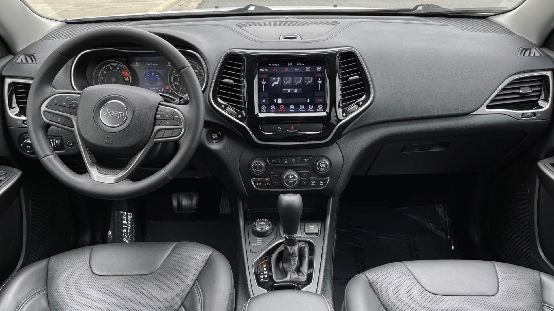 Used 2019 Jeep CHEROKEE LIMITED 4X4 / KEYLESS-GO / BLIND SPOT AND CROSS PATH / REMOTE START / REARV for sale Sold at Formula Imports in Charlotte NC 28227 71