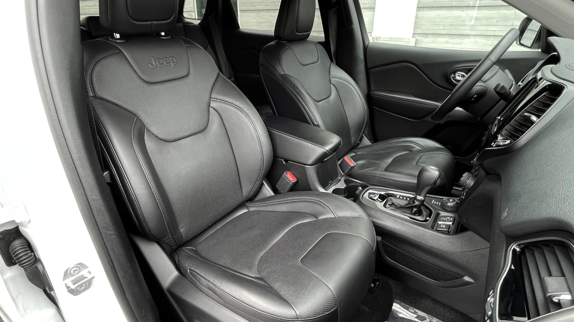 Used 2019 Jeep CHEROKEE LIMITED 4X4 / KEYLESS-GO / BLIND SPOT AND CROSS PATH / REMOTE START / REARV for sale Sold at Formula Imports in Charlotte NC 28227 77