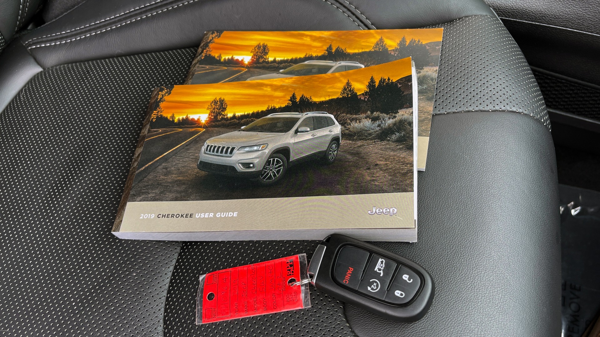 Used 2019 Jeep CHEROKEE LIMITED 4X4 / KEYLESS-GO / BLIND SPOT AND CROSS PATH / REMOTE START / REARV for sale Sold at Formula Imports in Charlotte NC 28227 87