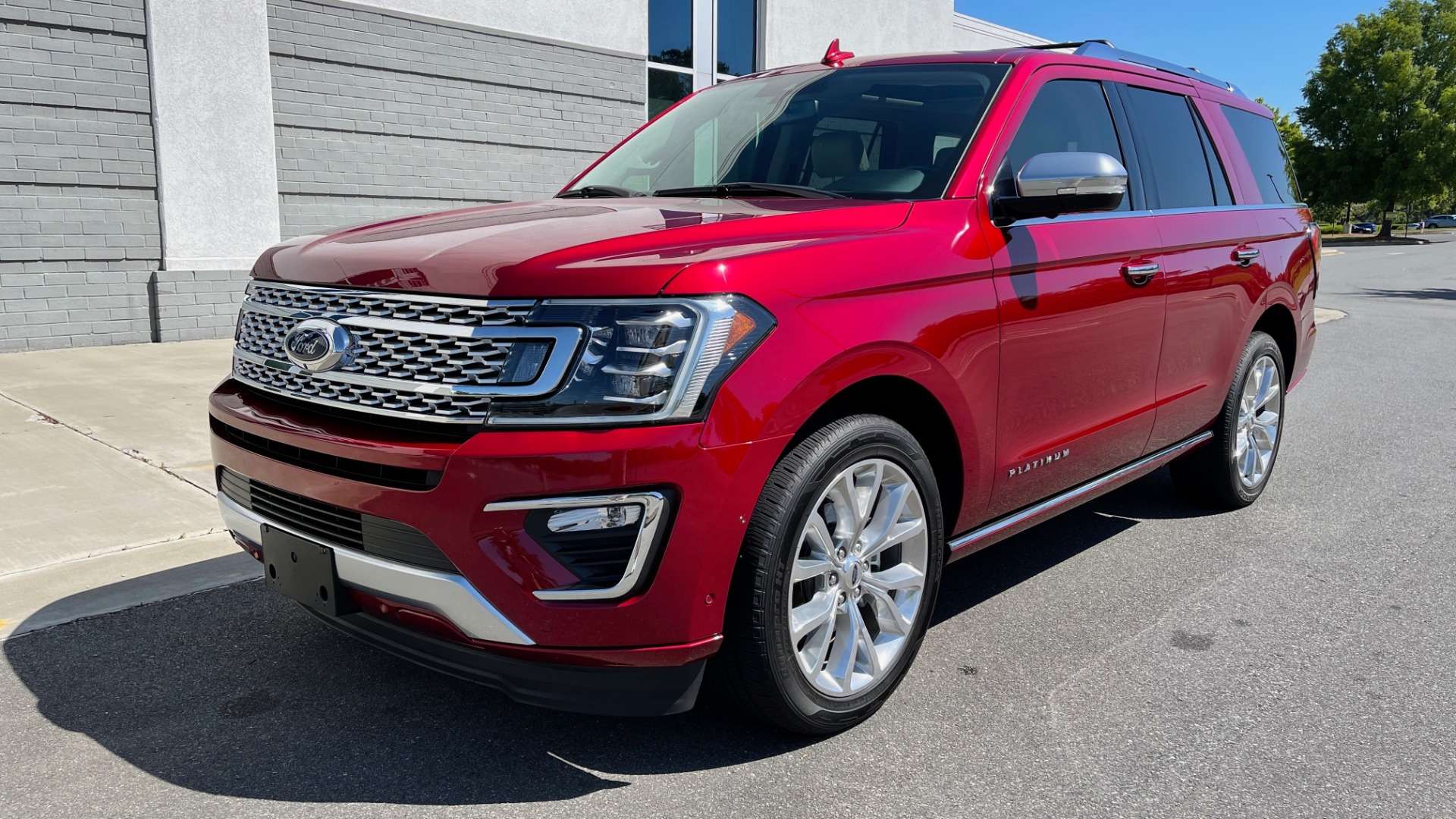 Used 2019 Ford EXPEDITION PLATINUM / 3.5L ECOBOOST / NAV / WIFI / SUNROOF / 3-ROW / REARVIEW for sale Sold at Formula Imports in Charlotte NC 28227 3