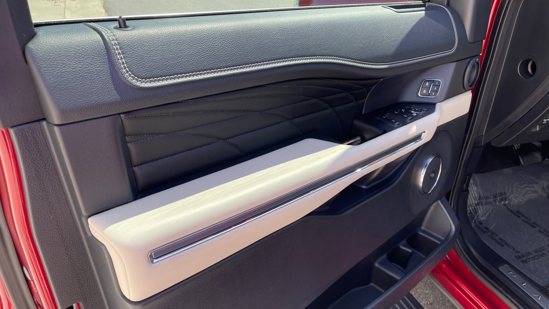 Used 2019 Ford EXPEDITION PLATINUM / 3.5L ECOBOOST / NAV / WIFI / SUNROOF / 3-ROW / REARVIEW for sale Sold at Formula Imports in Charlotte NC 28227 30
