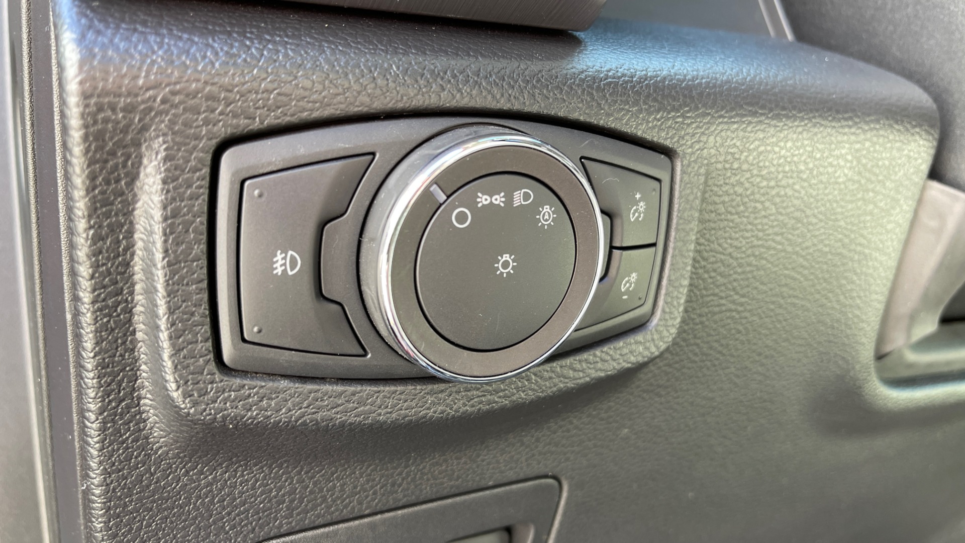 Used 2019 Ford EXPEDITION PLATINUM / 3.5L ECOBOOST / NAV / WIFI / SUNROOF / 3-ROW / REARVIEW for sale Sold at Formula Imports in Charlotte NC 28227 37