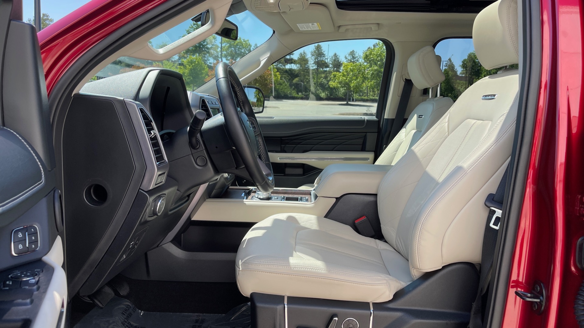 Used 2019 Ford EXPEDITION PLATINUM / 3.5L ECOBOOST / NAV / WIFI / SUNROOF / 3-ROW / REARVIEW for sale Sold at Formula Imports in Charlotte NC 28227 39