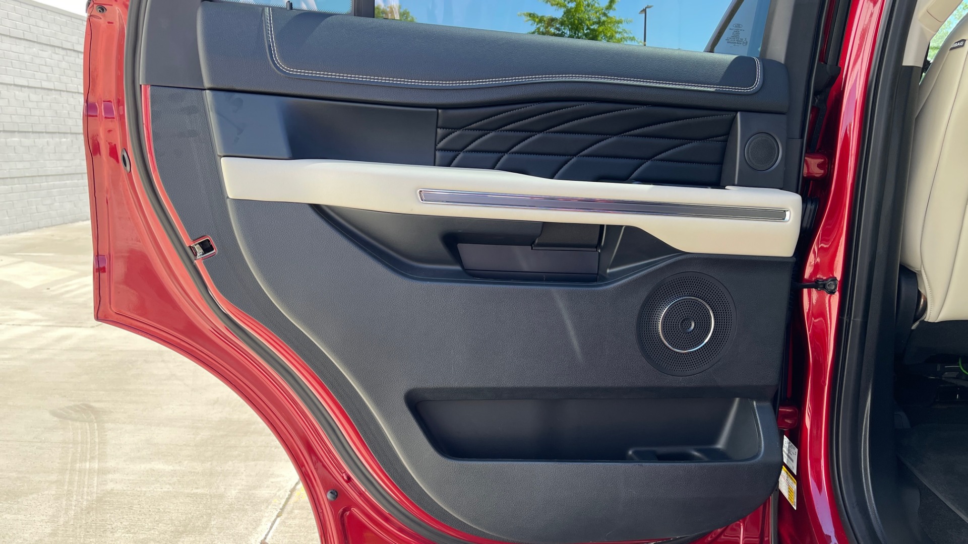 Used 2019 Ford EXPEDITION PLATINUM / 3.5L ECOBOOST / NAV / WIFI / SUNROOF / 3-ROW / REARVIEW for sale Sold at Formula Imports in Charlotte NC 28227 66