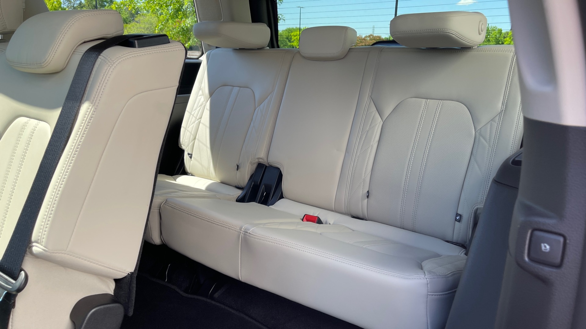Used 2019 Ford EXPEDITION PLATINUM / 3.5L ECOBOOST / NAV / WIFI / SUNROOF / 3-ROW / REARVIEW for sale Sold at Formula Imports in Charlotte NC 28227 76