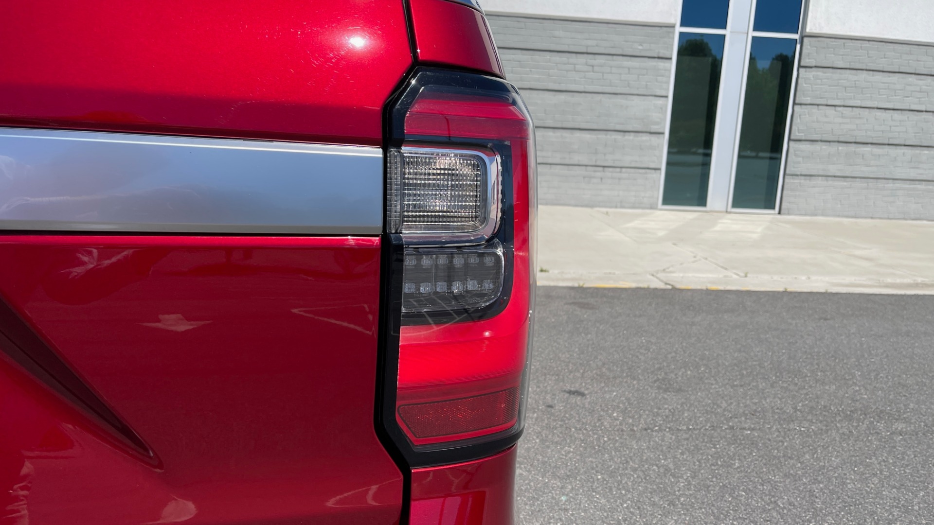 Used 2019 Ford EXPEDITION PLATINUM / 3.5L ECOBOOST / NAV / WIFI / SUNROOF / 3-ROW / REARVIEW for sale Sold at Formula Imports in Charlotte NC 28227 9