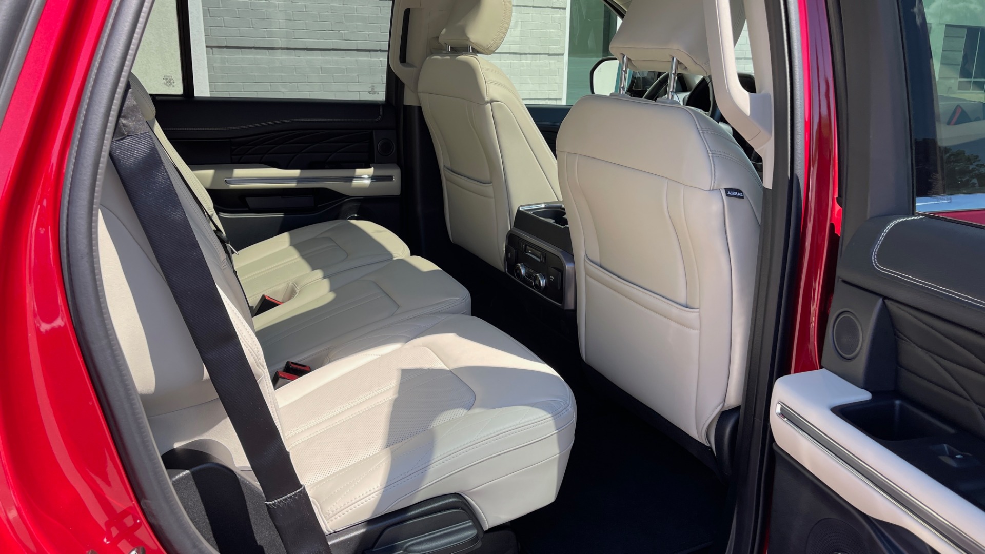 Used 2019 Ford EXPEDITION PLATINUM / 3.5L ECOBOOST / NAV / WIFI / SUNROOF / 3-ROW / REARVIEW for sale Sold at Formula Imports in Charlotte NC 28227 90