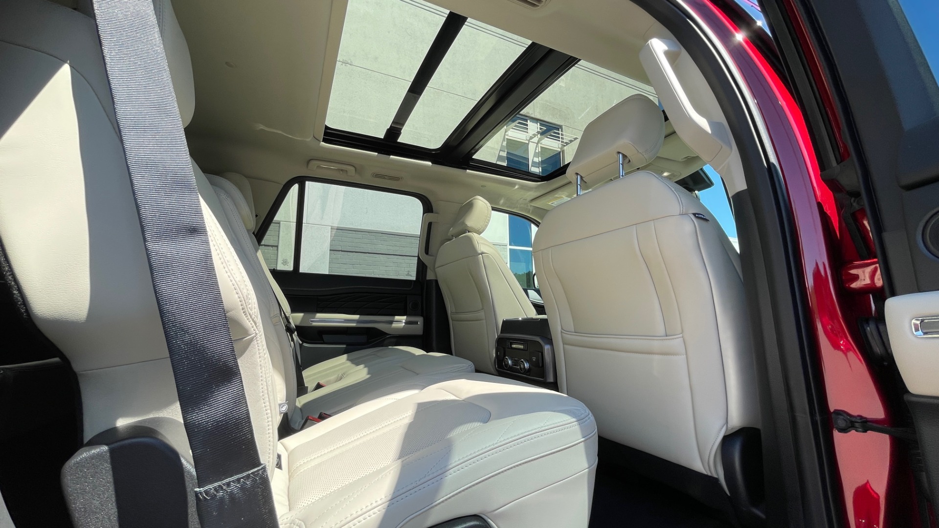 Used 2019 Ford EXPEDITION PLATINUM / 3.5L ECOBOOST / NAV / WIFI / SUNROOF / 3-ROW / REARVIEW for sale Sold at Formula Imports in Charlotte NC 28227 91