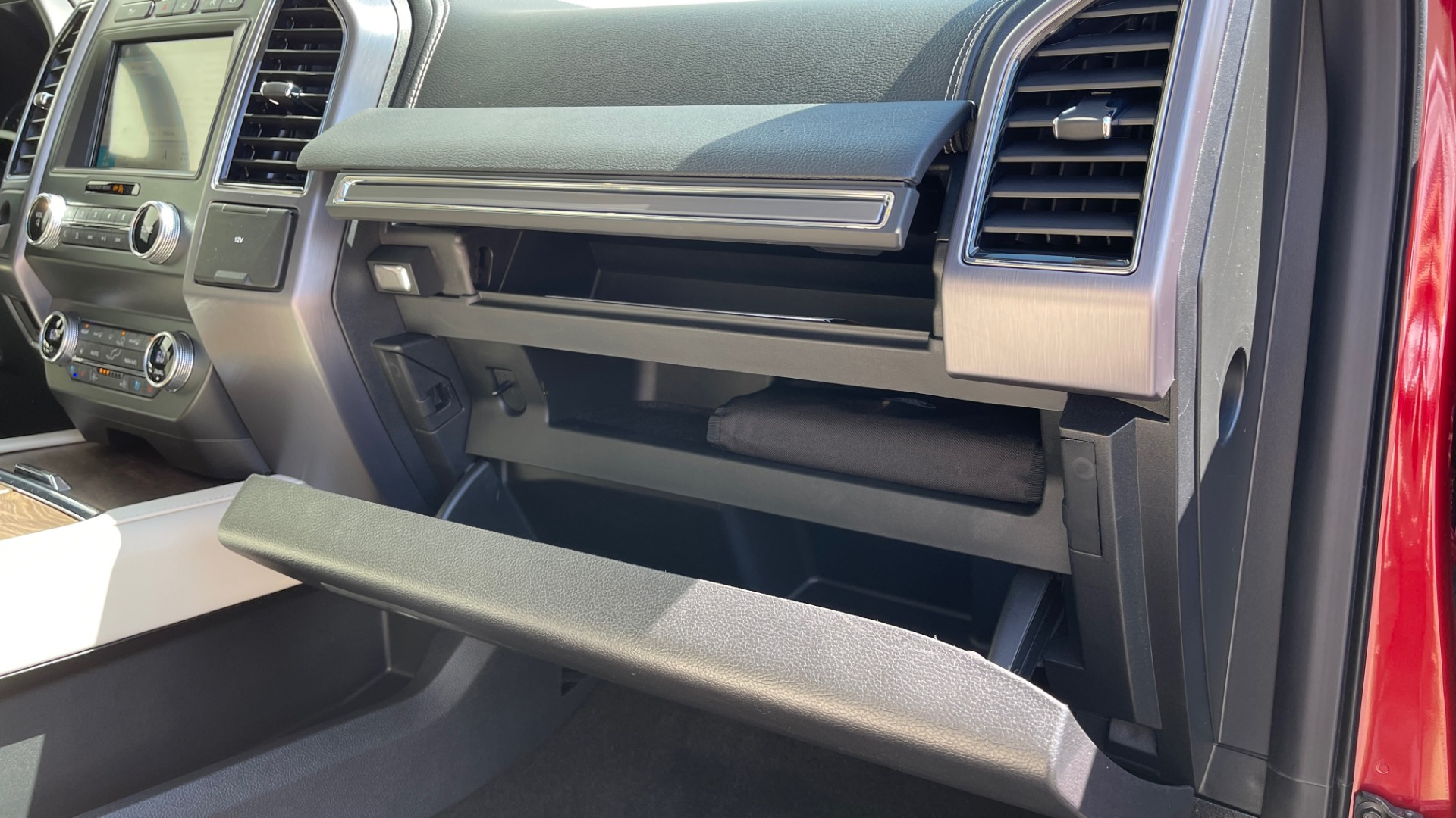 Used 2019 Ford EXPEDITION PLATINUM / 3.5L ECOBOOST / NAV / WIFI / SUNROOF / 3-ROW / REARVIEW for sale Sold at Formula Imports in Charlotte NC 28227 96