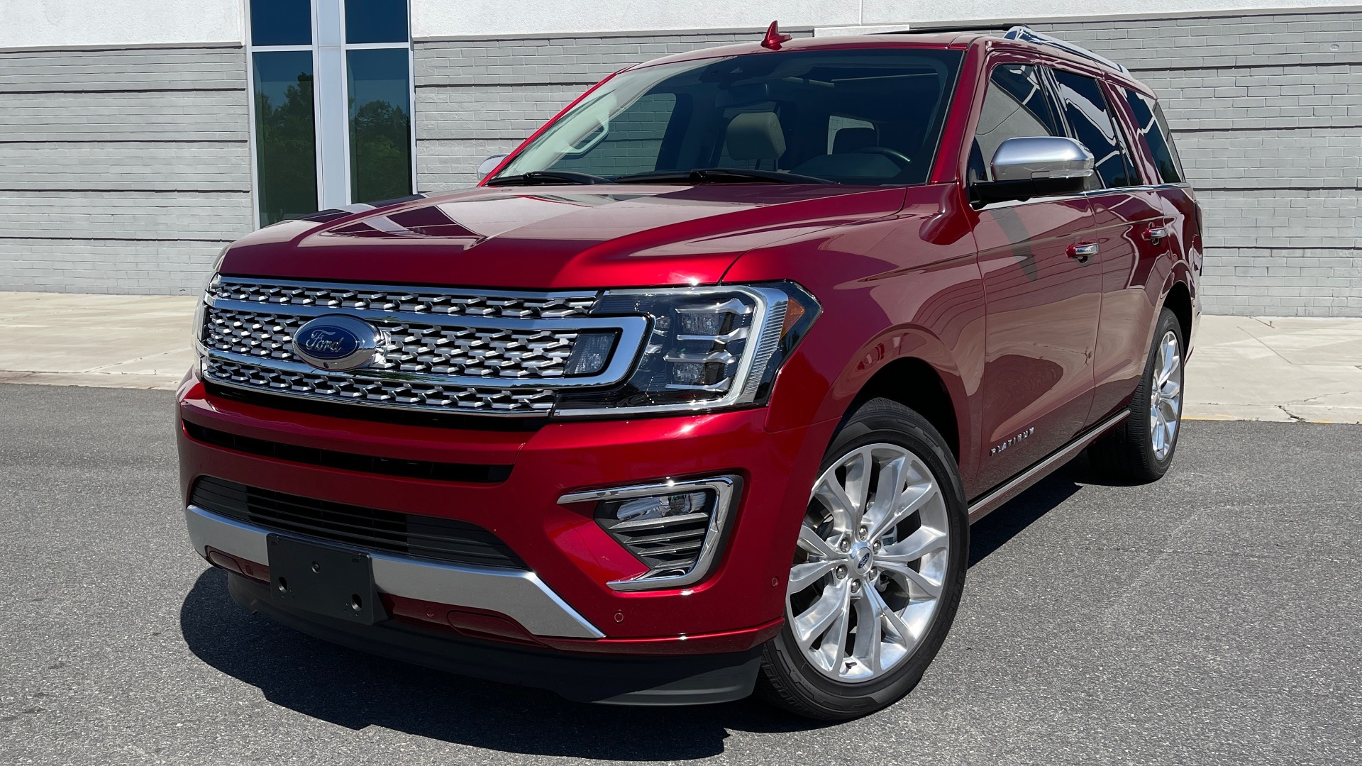 Used 2019 Ford EXPEDITION PLATINUM / 3.5L ECOBOOST / NAV / WIFI / SUNROOF / 3-ROW / REARVIEW for sale Sold at Formula Imports in Charlotte NC 28227 1