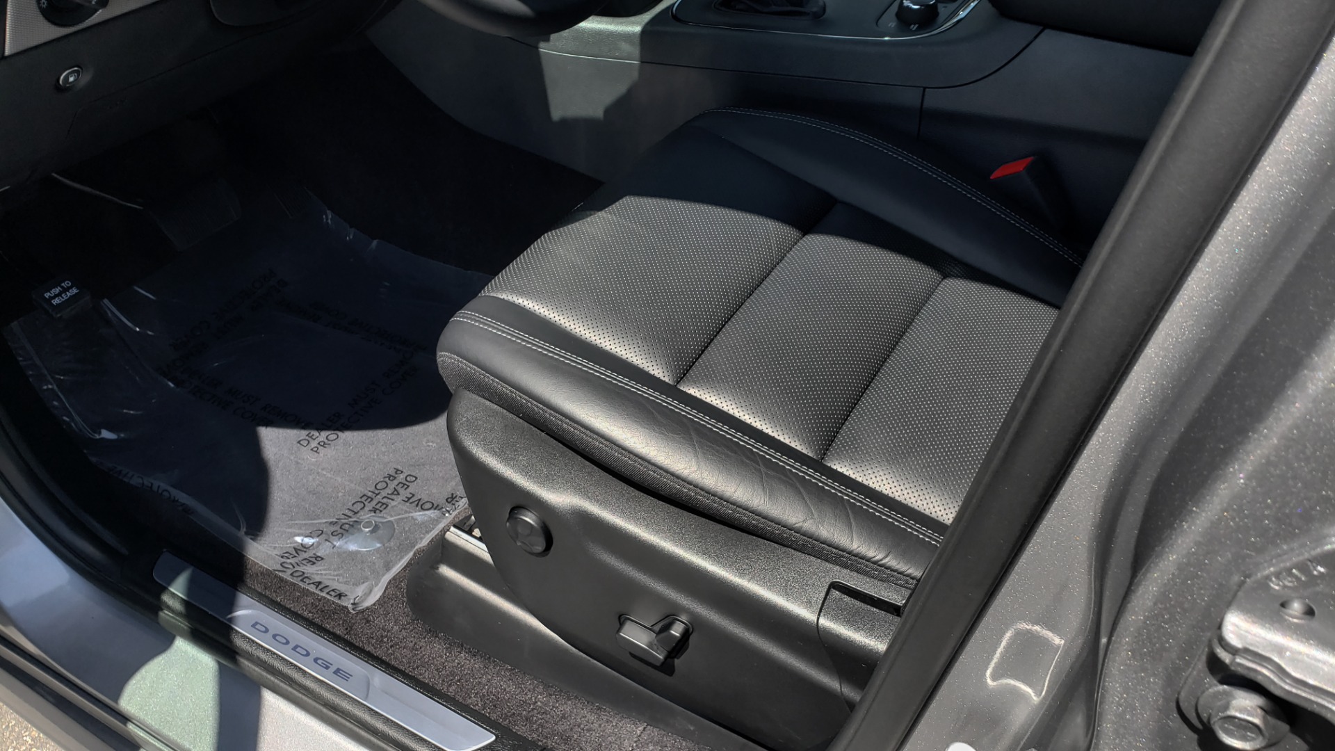 Used 2019 Dodge DURANGO R/T BLACKTOP AWD / TECH / ADAPT CRUS / TOW GROUP / SUNROOF / REARVIEW for sale Sold at Formula Imports in Charlotte NC 28227 39