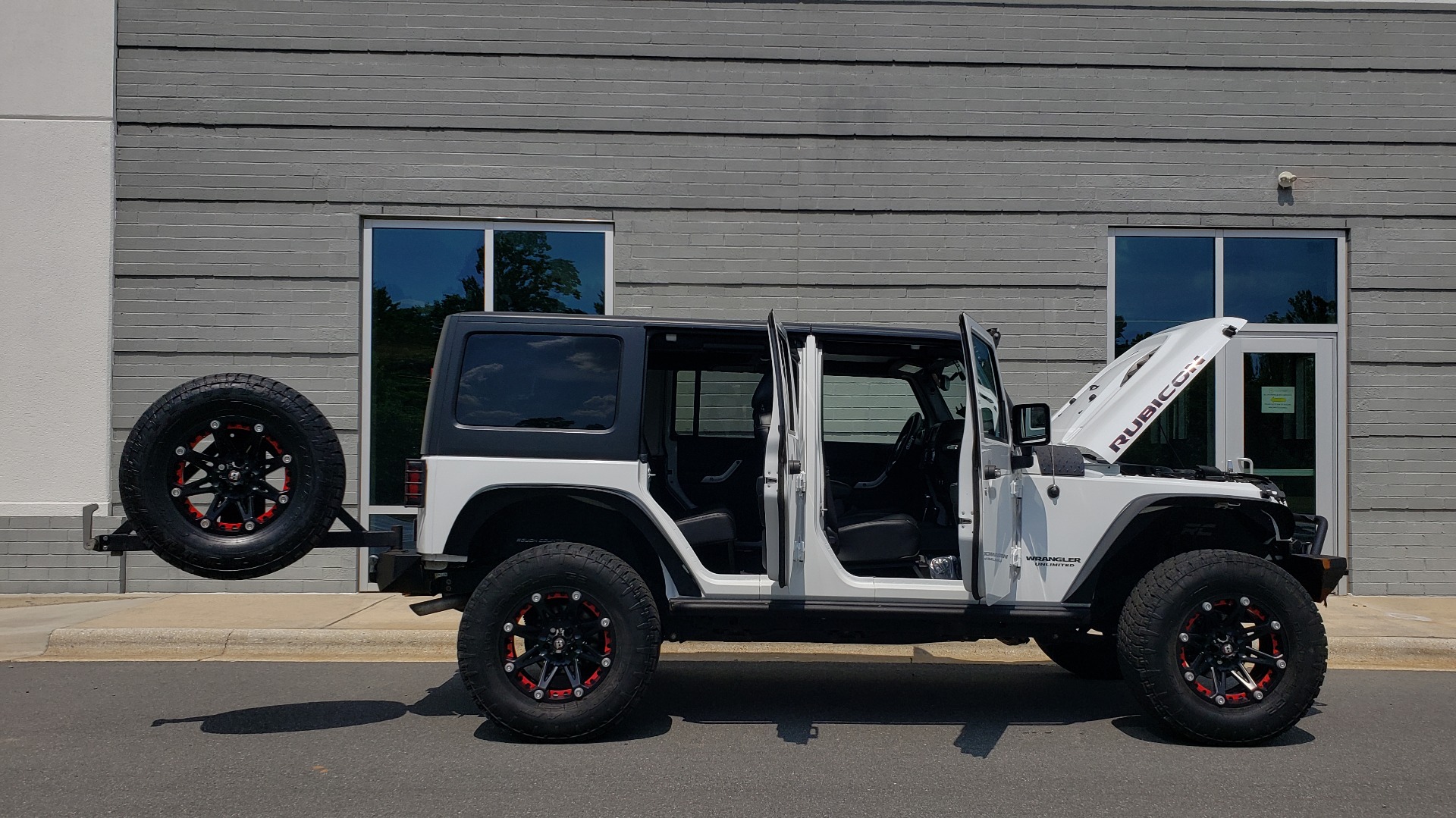 Used 2017 Jeep WRANGLER UNLIMITED RUBICON HARD ROCK 4X4 / 3.6L V6 / 5-SPD AUTO / NAV / REMOTE START for sale Sold at Formula Imports in Charlotte NC 28227 21
