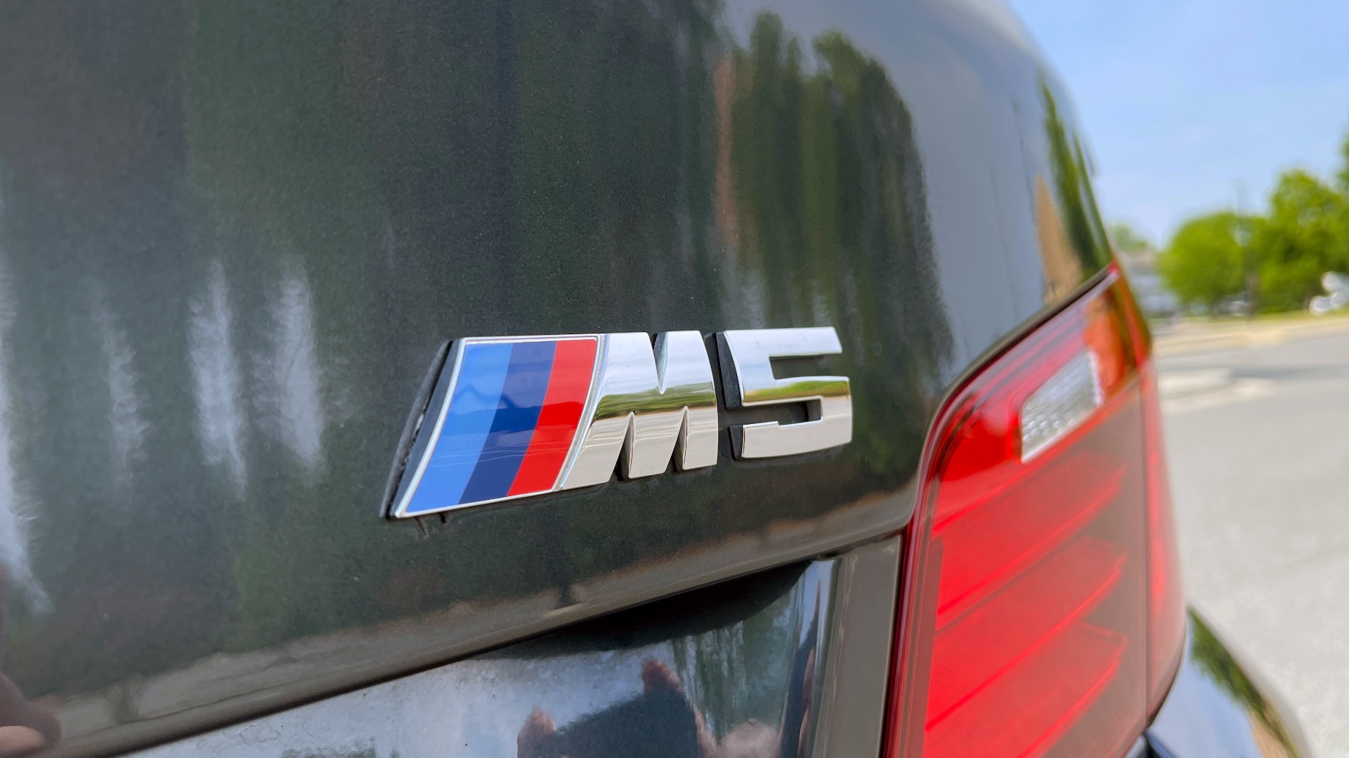 Used 2015 BMW M5 for sale Sold at Formula Imports in Charlotte NC 28227 33