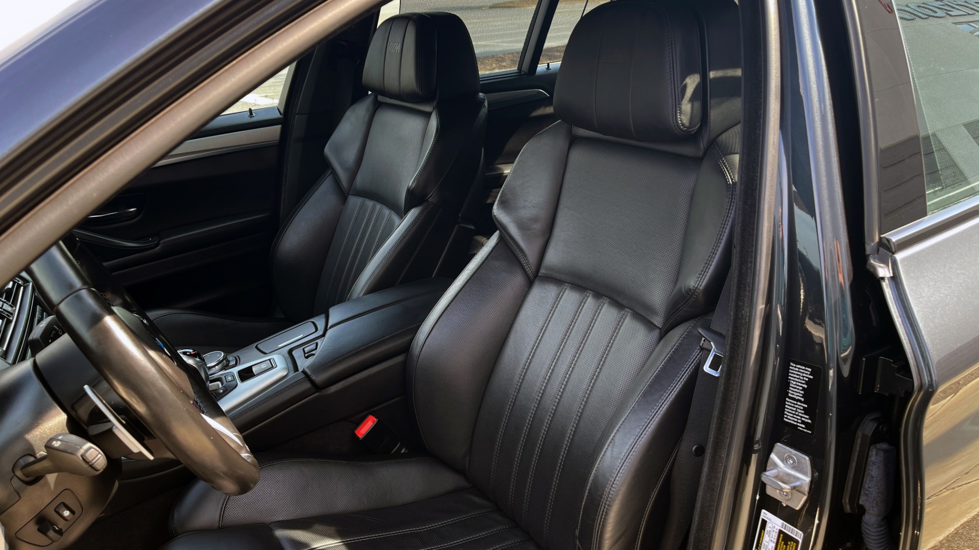Used 2015 BMW M5 SEDAN / EXEC PKG / HUD / NAV / B&O SND / SUNROOF / REARVIEW for sale Sold at Formula Imports in Charlotte NC 28227 43