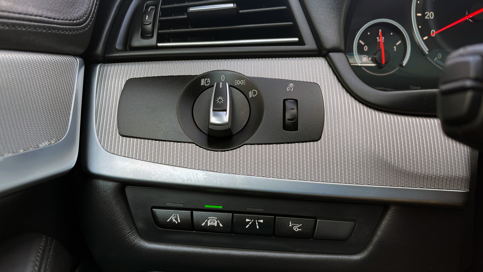 Used 2015 BMW M5 SEDAN / EXEC PKG / HUD / NAV / B&O SND / SUNROOF / REARVIEW for sale Sold at Formula Imports in Charlotte NC 28227 47
