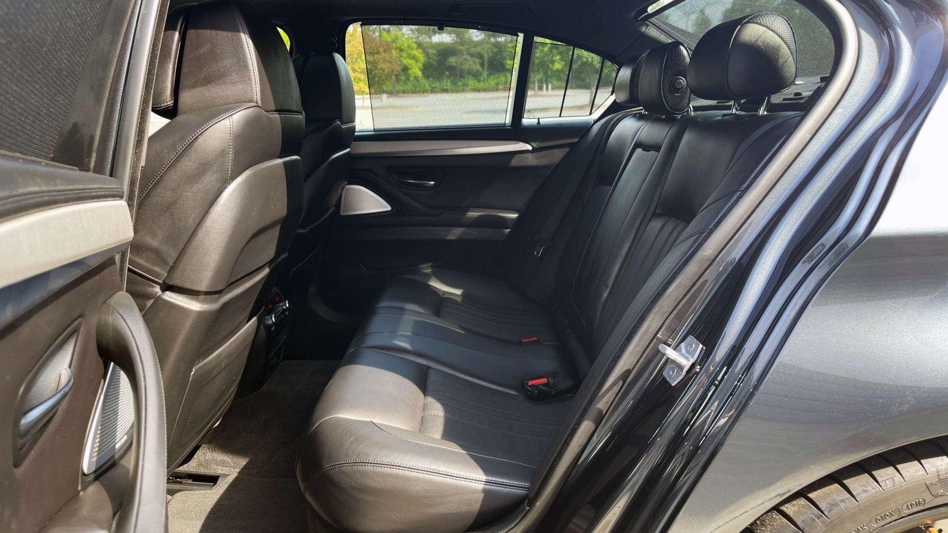 Used 2015 BMW M5 SEDAN / EXEC PKG / HUD / NAV / B&O SND / SUNROOF / REARVIEW for sale Sold at Formula Imports in Charlotte NC 28227 77