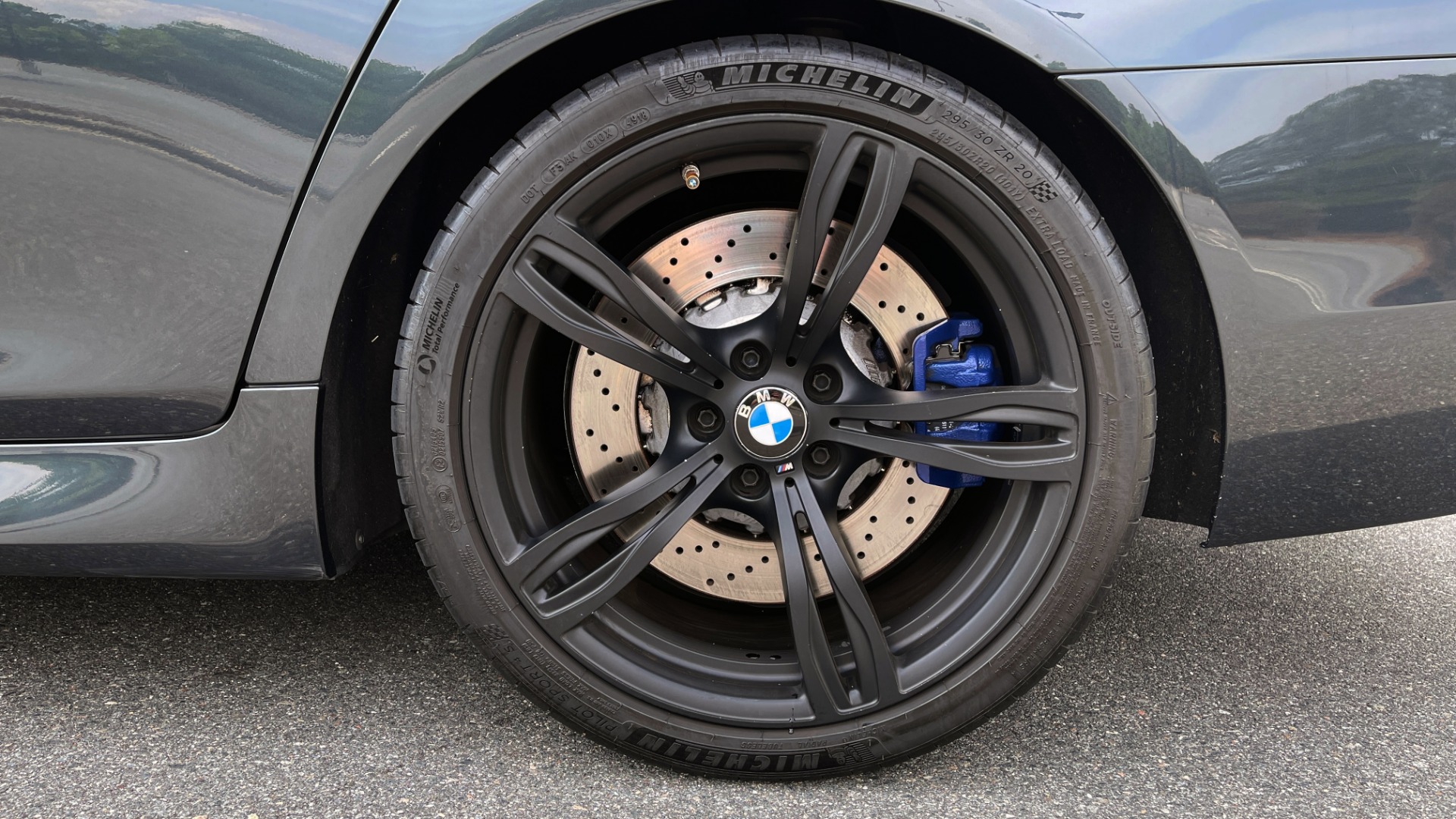 Used 2015 BMW M5 SEDAN / EXEC PKG / HUD / NAV / B&O SND / SUNROOF / REARVIEW for sale Sold at Formula Imports in Charlotte NC 28227 99