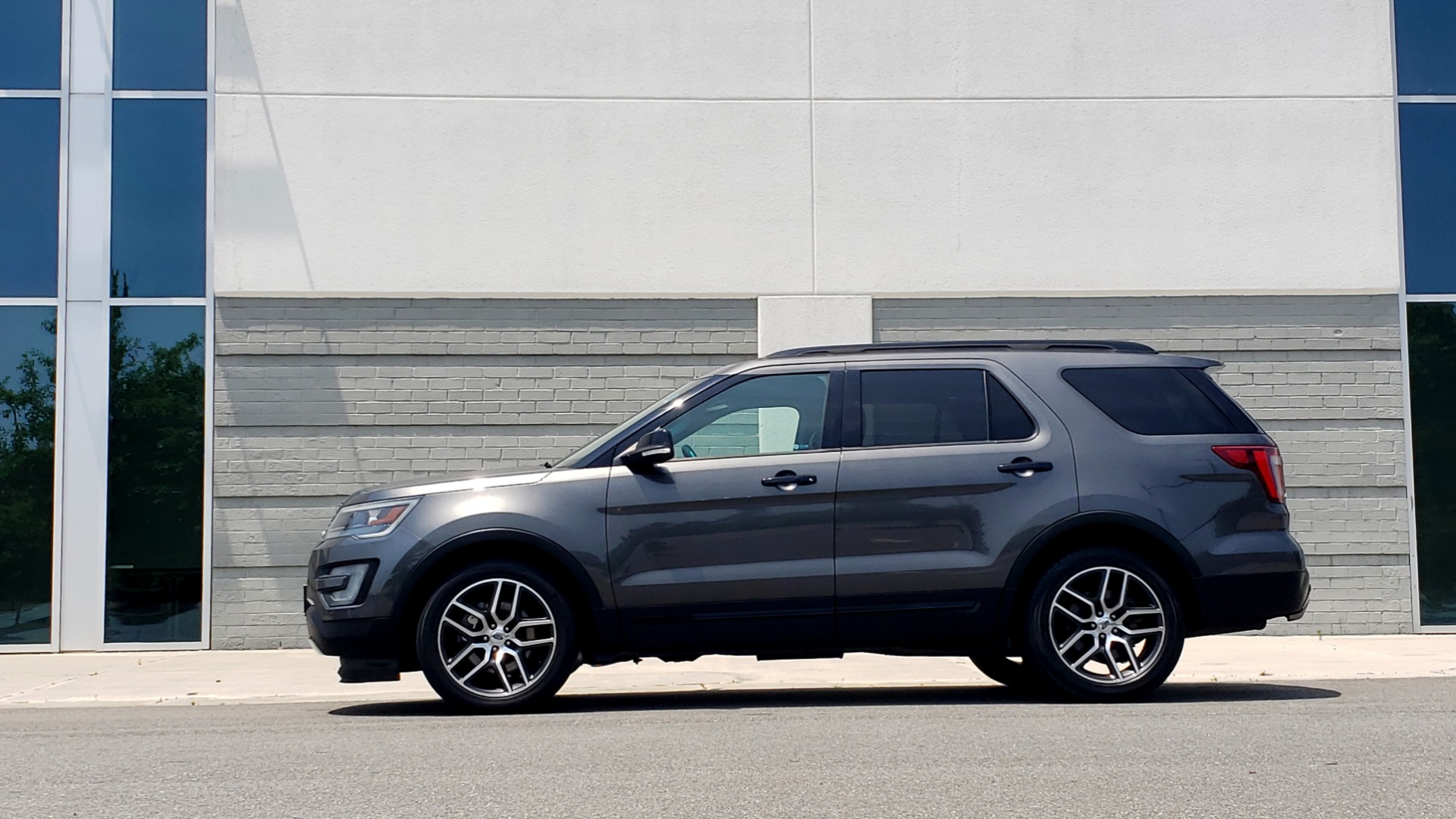 Used 2016 Ford Explorer Sport for sale Sold at Formula Imports in Charlotte NC 28227 5