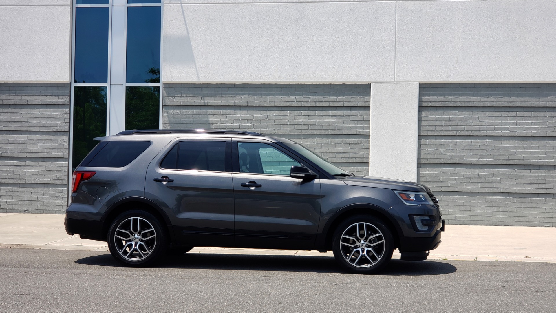 Used 2016 Ford EXPLORER SPORT 4WD / 3.5L ECOBOOST / 6-SPD AUTO / BSM / REARVIEW for sale $25,995 at Formula Imports in Charlotte NC 28227 8
