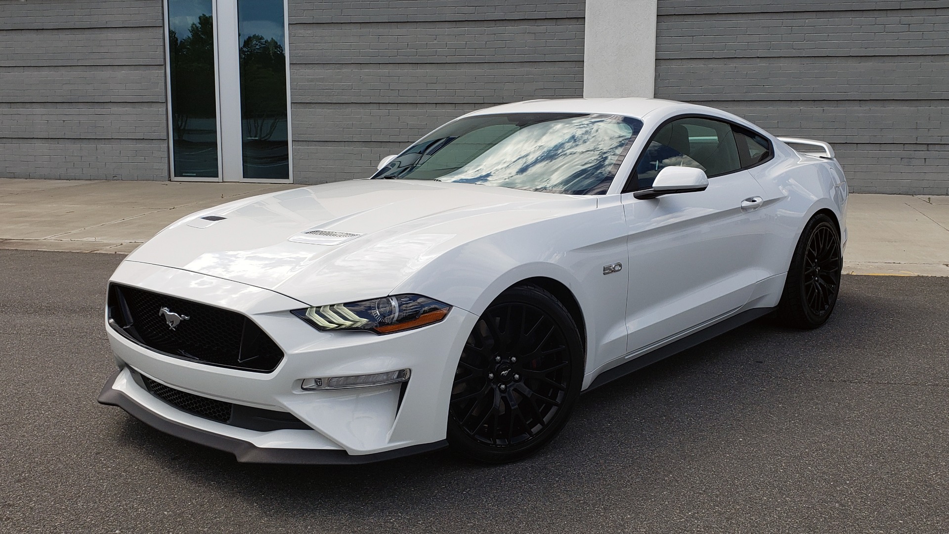Used 2018 Ford MUSTANG GT COUPE / 5.0L V8 / AUTO / PERF PKG / REARVIEW / 19IN WHLS for sale Sold at Formula Imports in Charlotte NC 28227 1
