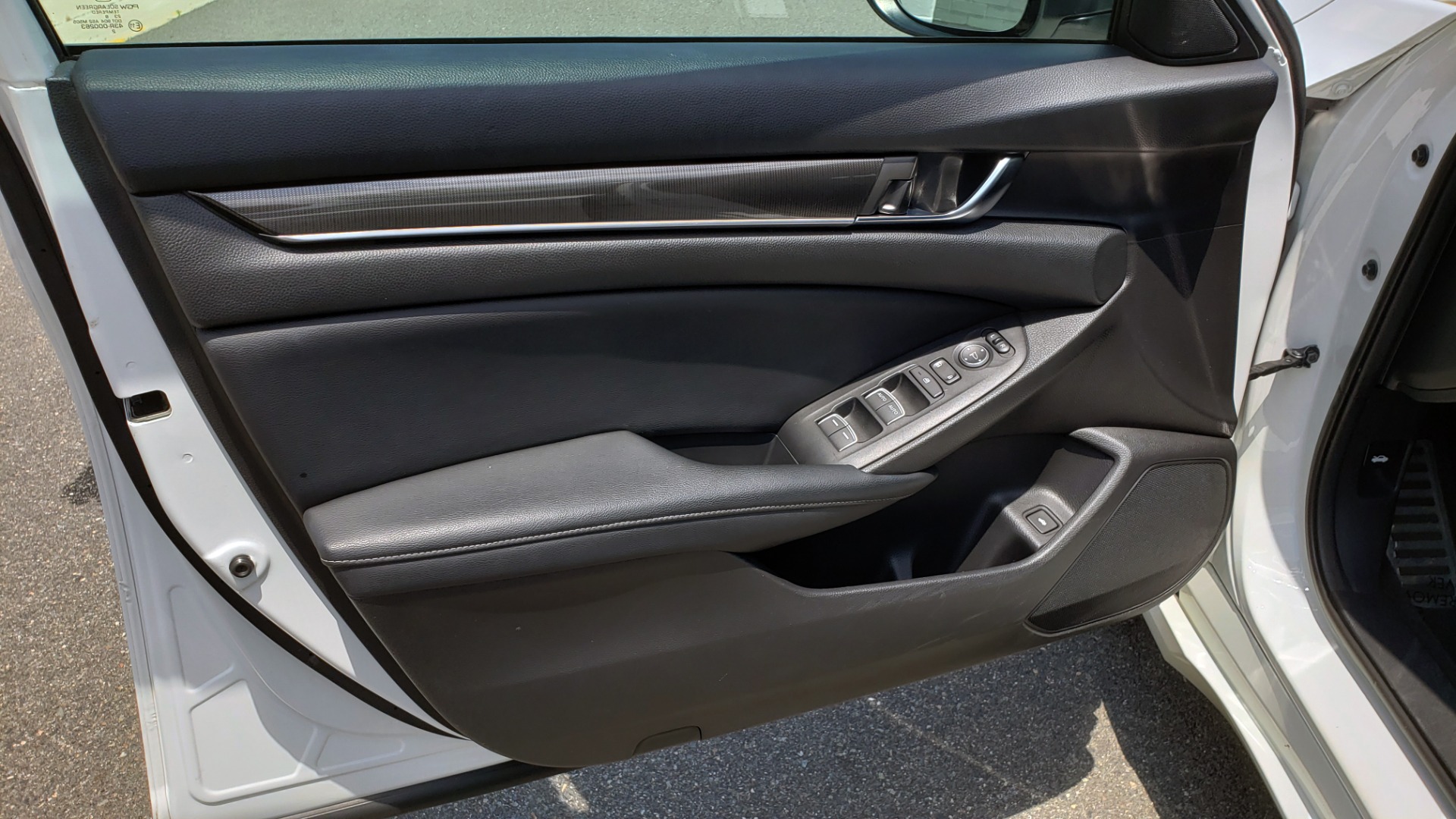 Used 2018 Honda ACCORD SEDAN SPORT 1.5T / CVT TRANS / FWD / 19IN WHEELS for sale Sold at Formula Imports in Charlotte NC 28227 26