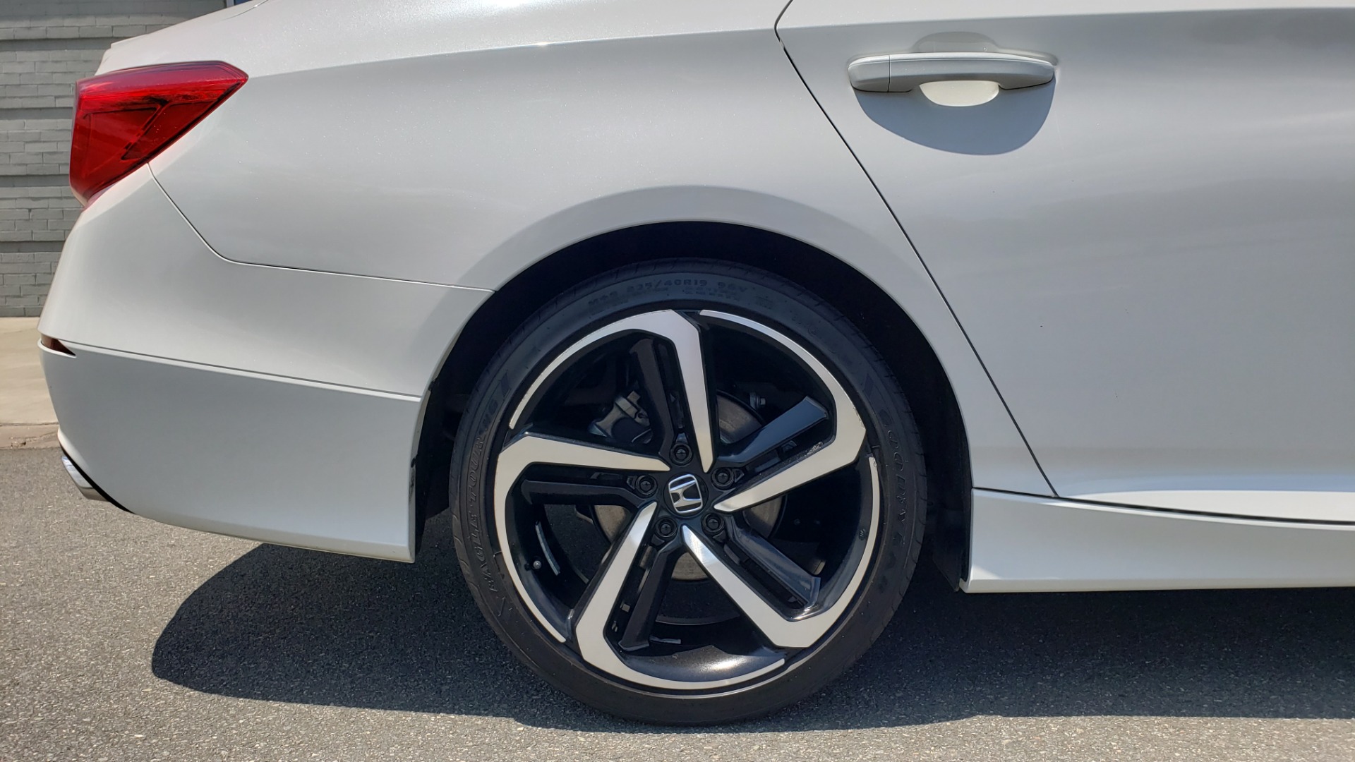 Used 2018 Honda ACCORD SEDAN SPORT 1.5T / CVT TRANS / FWD / 19IN WHEELS for sale Sold at Formula Imports in Charlotte NC 28227 68