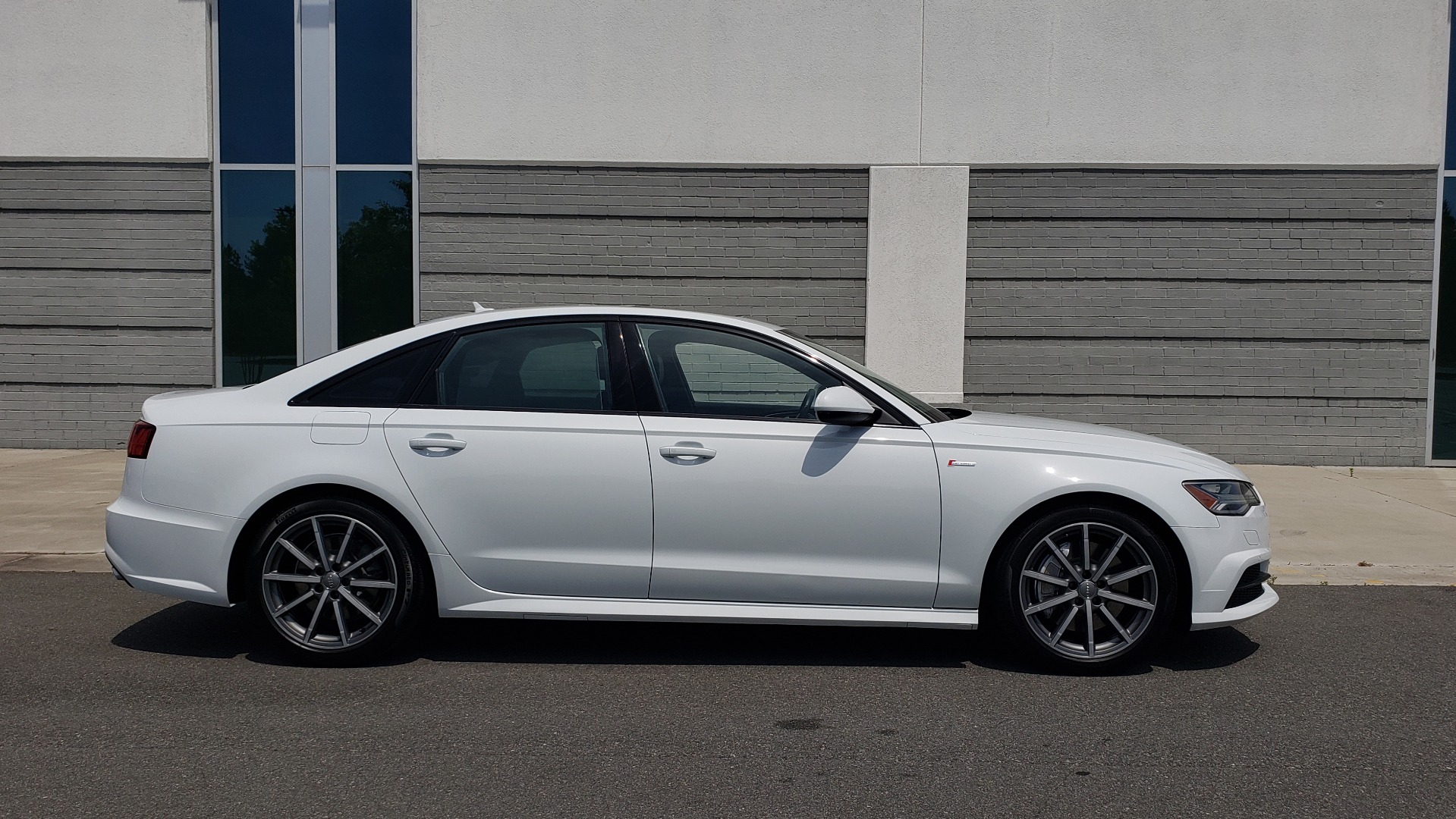 Used 2017 Audi A6 PRESTIGE SEDAN 3.0T / NAV / SUNROOF / BLACK OPTIC / CLD WTHR / REARVIEW for sale Sold at Formula Imports in Charlotte NC 28227 10