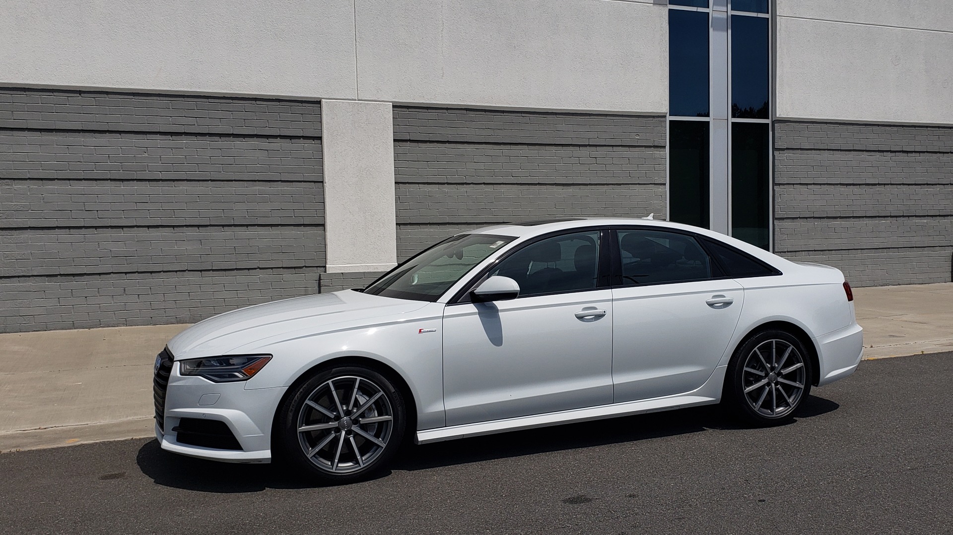 Used 2017 Audi A6 PRESTIGE SEDAN 3.0T / NAV / SUNROOF / BLACK OPTIC / CLD WTHR / REARVIEW for sale Sold at Formula Imports in Charlotte NC 28227 4