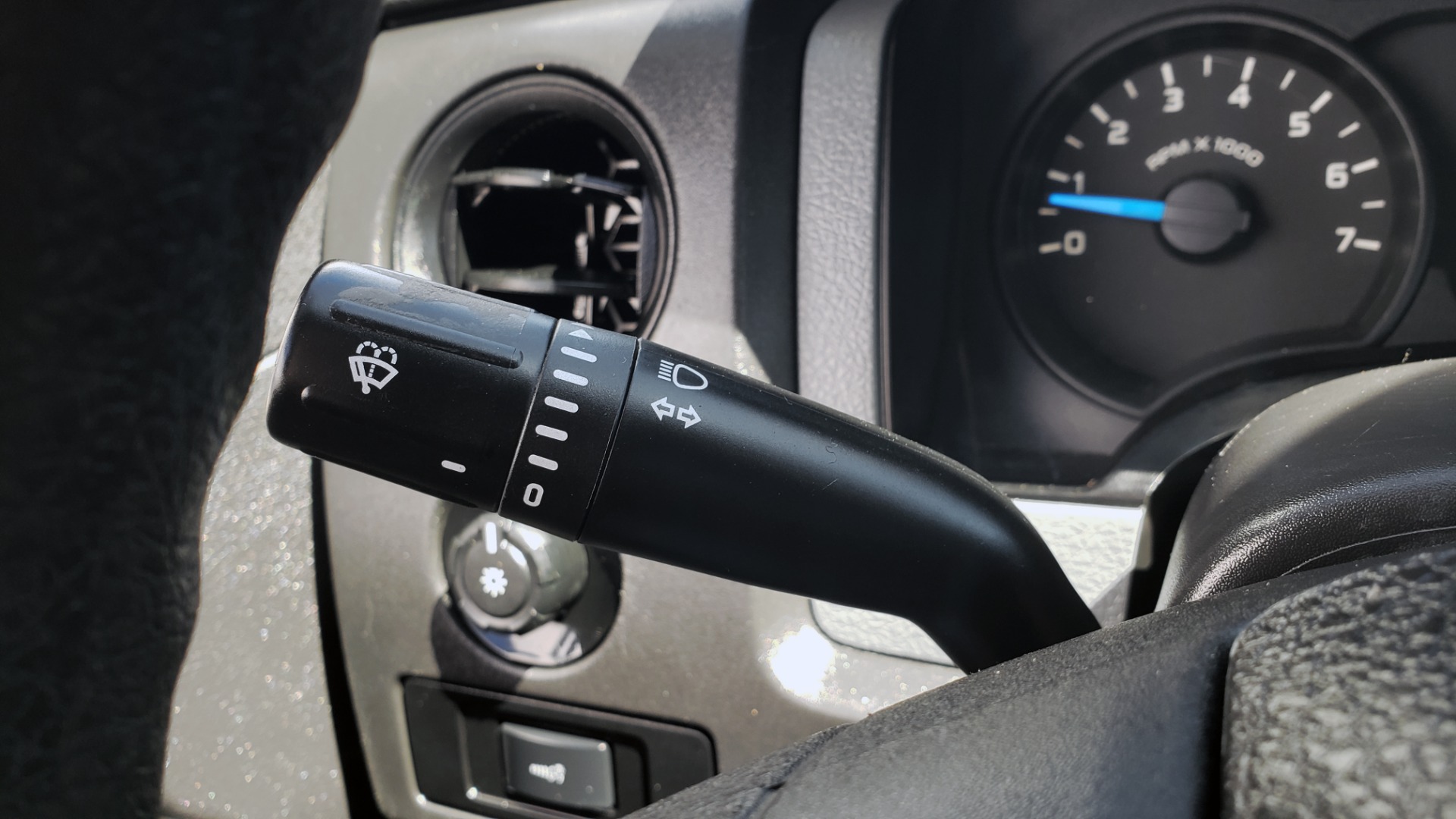 Used 2016 Ford F-150 XL 4X2 REGULAR CAB / 3.5L V6 / 6-SPD AUTO / CRUISE CONTROL for sale Sold at Formula Imports in Charlotte NC 28227 21