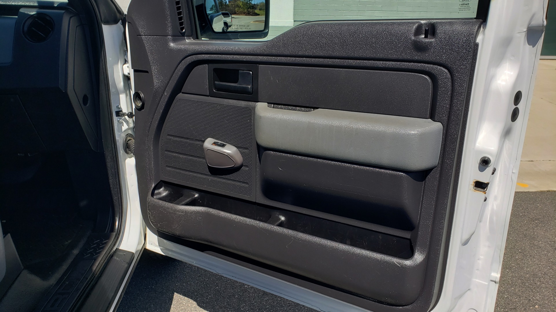 Used 2016 Ford F-150 XL 4X2 REGULAR CAB / 3.5L V6 / 6-SPD AUTO / CRUISE CONTROL for sale Sold at Formula Imports in Charlotte NC 28227 32