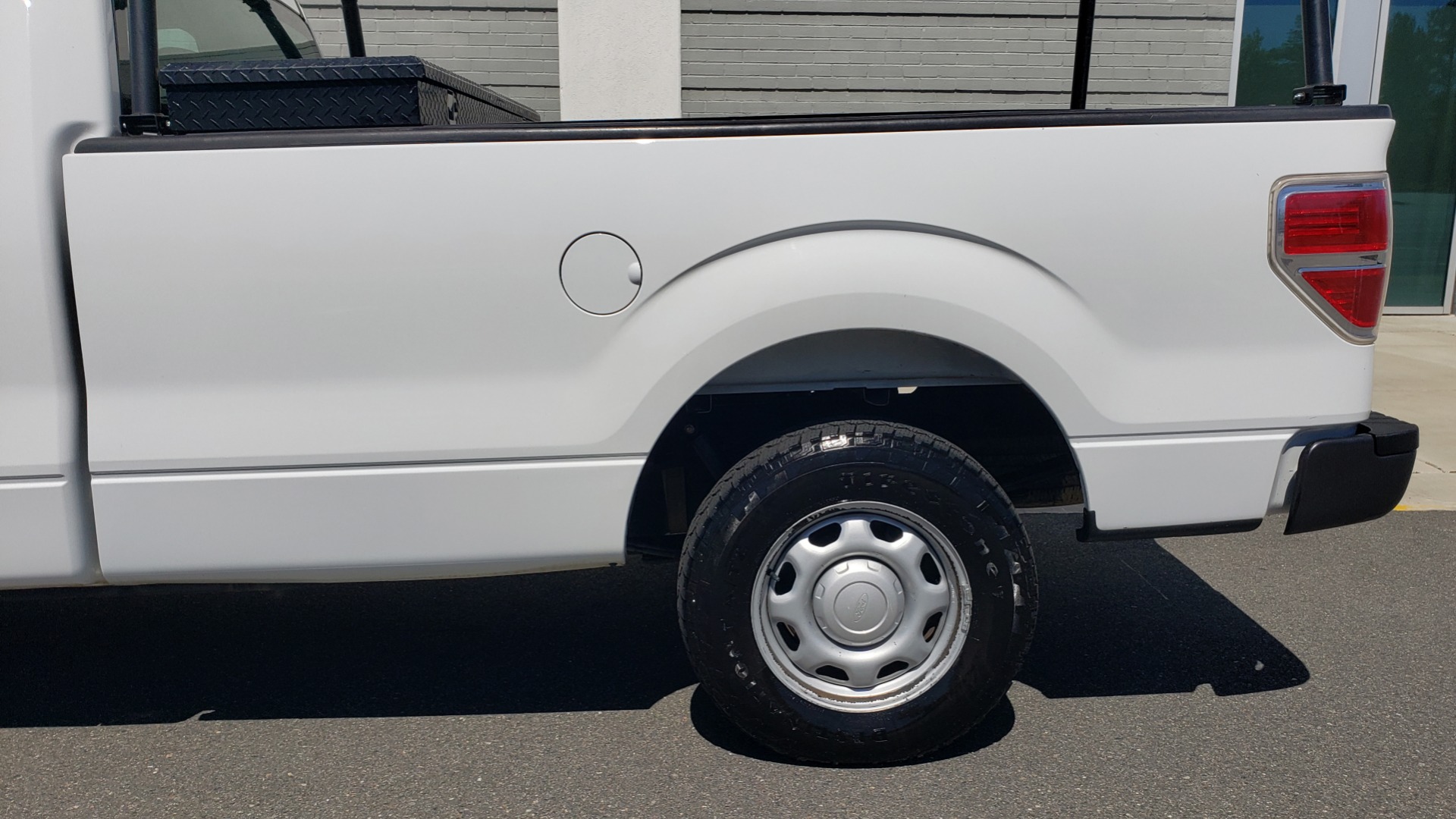 Used 2016 Ford F-150 XL 4X2 REGULAR CAB / 3.5L V6 / 6-SPD AUTO / CRUISE CONTROL for sale Sold at Formula Imports in Charlotte NC 28227 38