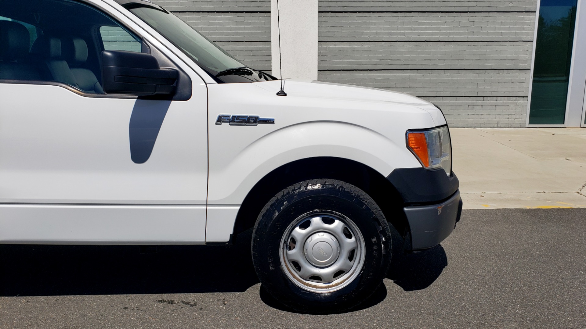 Used 2016 Ford F-150 XL 4X2 REGULAR CAB / 3.5L V6 / 6-SPD AUTO / CRUISE CONTROL for sale Sold at Formula Imports in Charlotte NC 28227 40