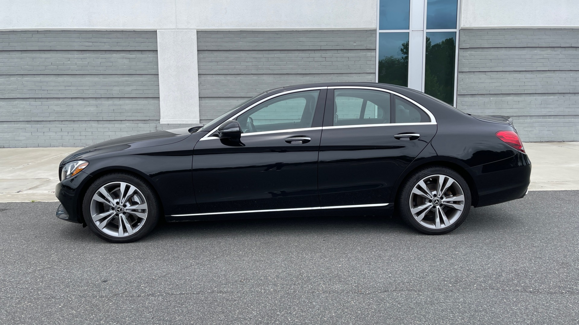Used 2018 Mercedes-Benz C-CLASS C 300 PREMIUM SEDAN / PANO-ROOF / HTD STS / APPLE / REARVIEW for sale Sold at Formula Imports in Charlotte NC 28227 4