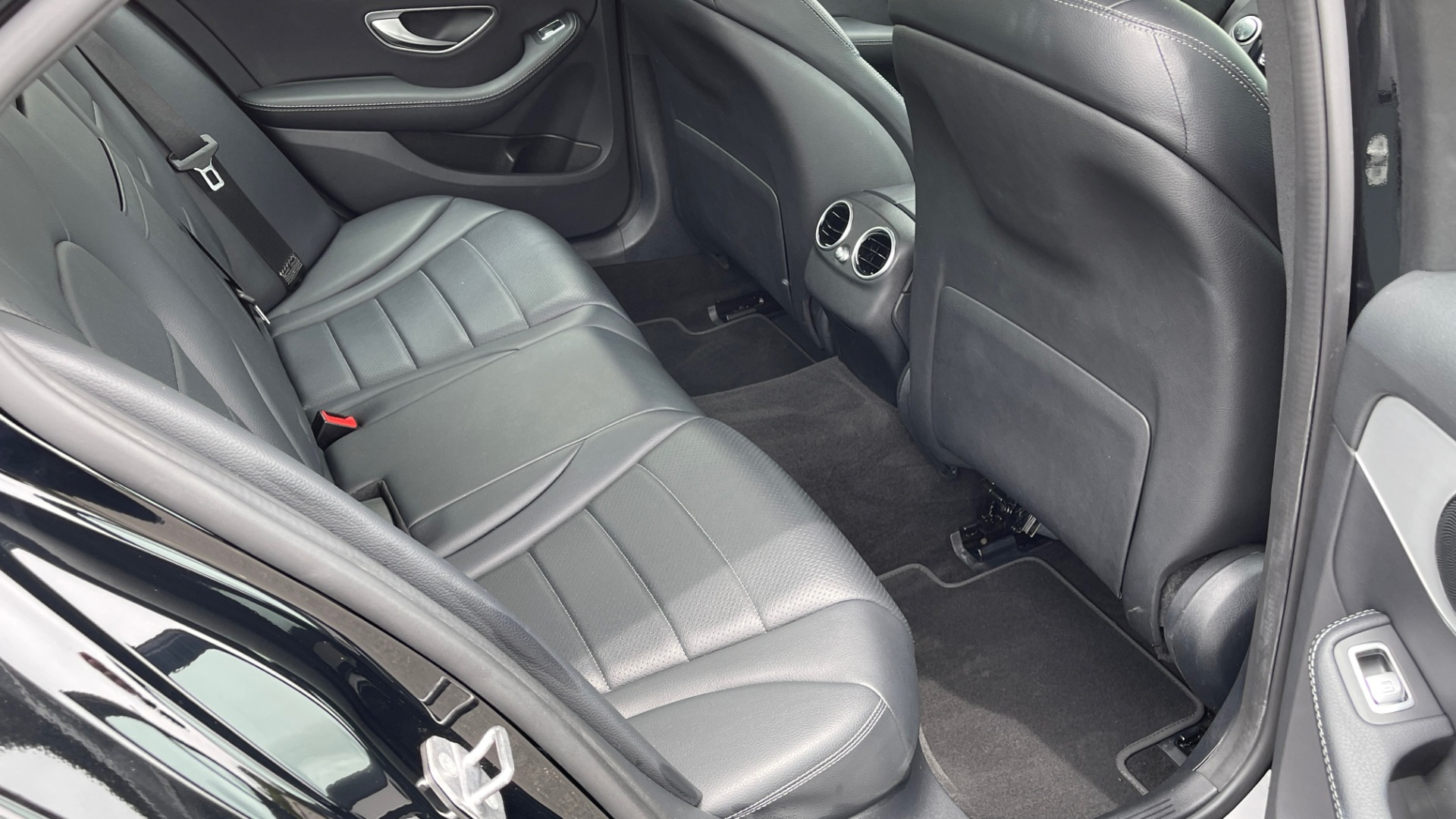 Used 2018 Mercedes-Benz C-CLASS C 300 PREMIUM SEDAN / PANO-ROOF / HTD STS / APPLE / REARVIEW for sale Sold at Formula Imports in Charlotte NC 28227 43