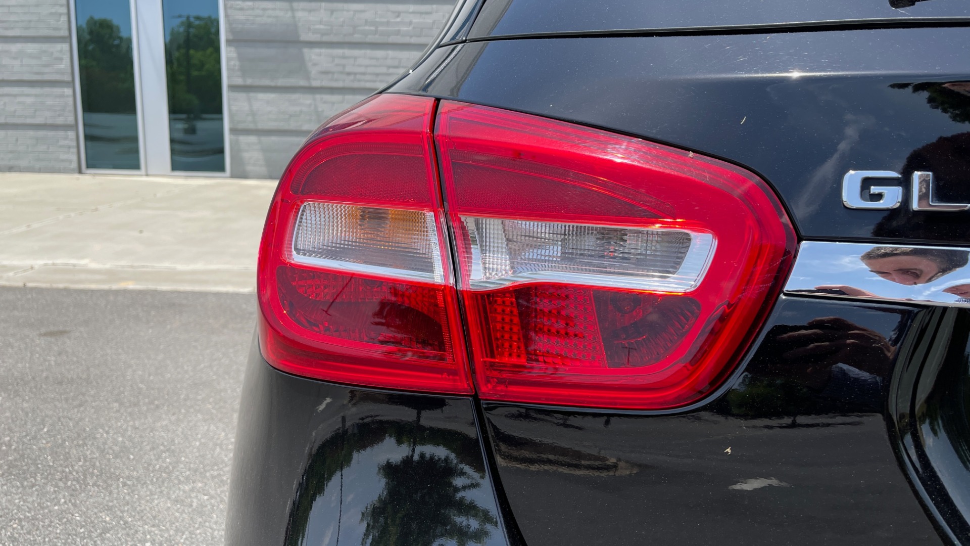 Used 2018 Mercedes-Benz GLA 250 4MATIC SUV / PANO-ROOF / HTD STS / BLIND SPOT ASST / APPLE for sale Sold at Formula Imports in Charlotte NC 28227 23