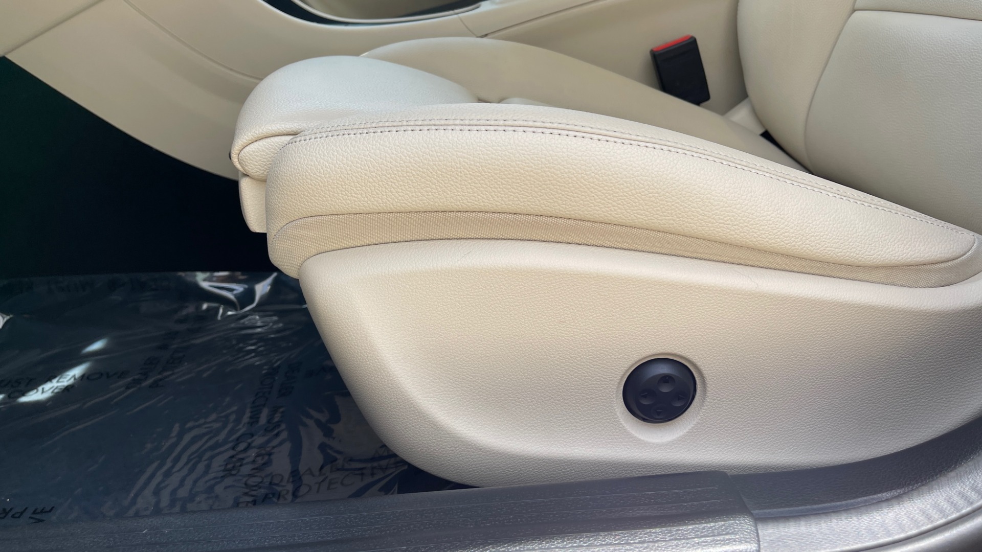 Used 2018 Mercedes-Benz GLA 250 4MATIC SUV / PANO-ROOF / HTD STS / BLIND SPOT ASST / APPLE for sale Sold at Formula Imports in Charlotte NC 28227 32