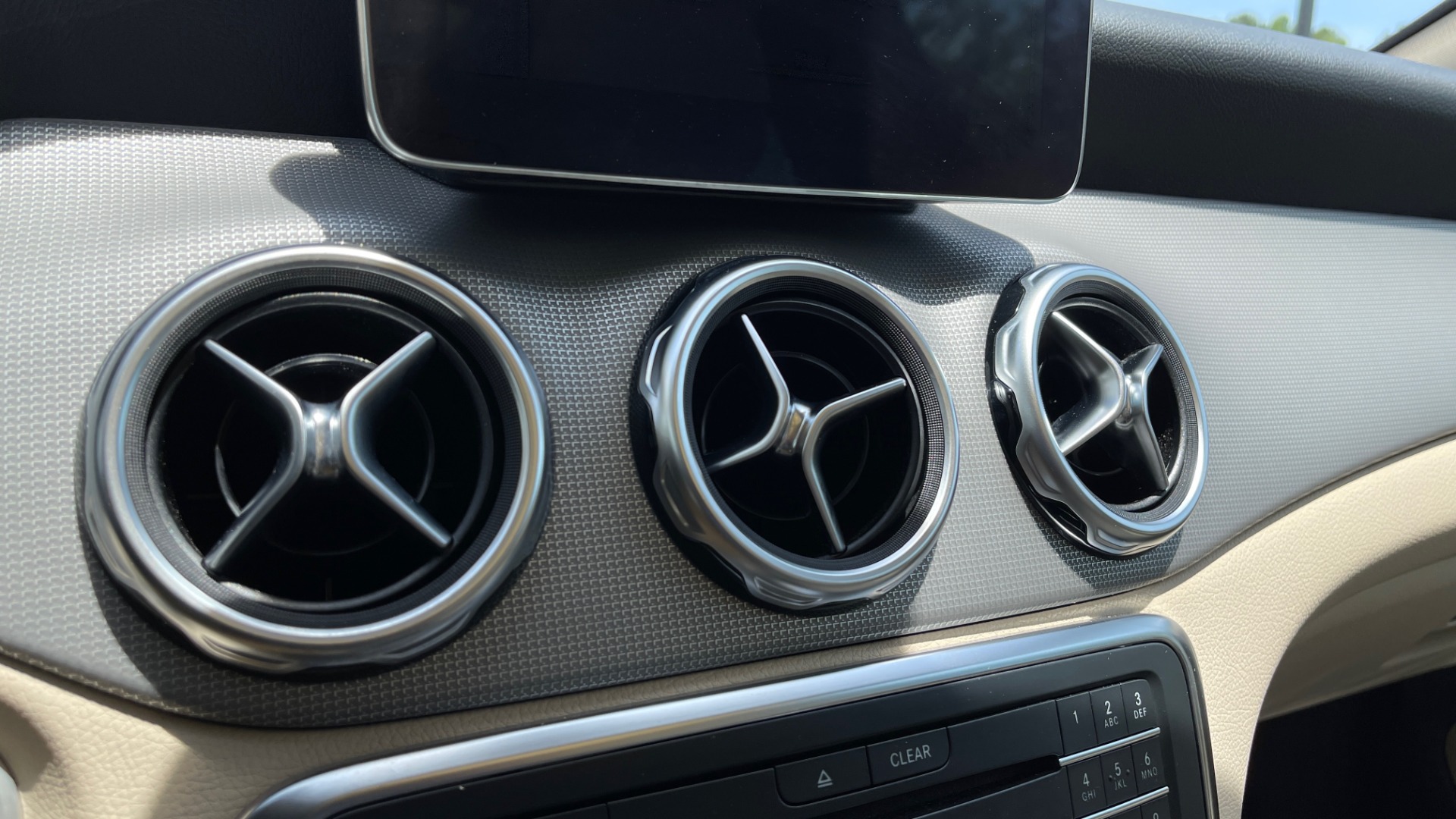 Used 2018 Mercedes-Benz GLA 250 4MATIC SUV / PANO-ROOF / HTD STS / BLIND SPOT ASST / APPLE for sale Sold at Formula Imports in Charlotte NC 28227 44