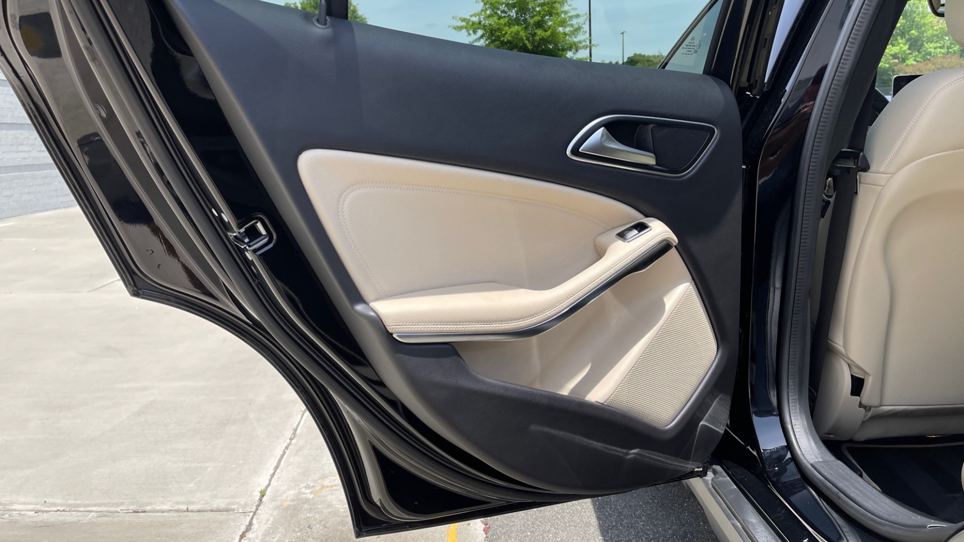 Used 2018 Mercedes-Benz GLA 250 4MATIC SUV / PANO-ROOF / HTD STS / BLIND SPOT ASST / APPLE for sale Sold at Formula Imports in Charlotte NC 28227 62