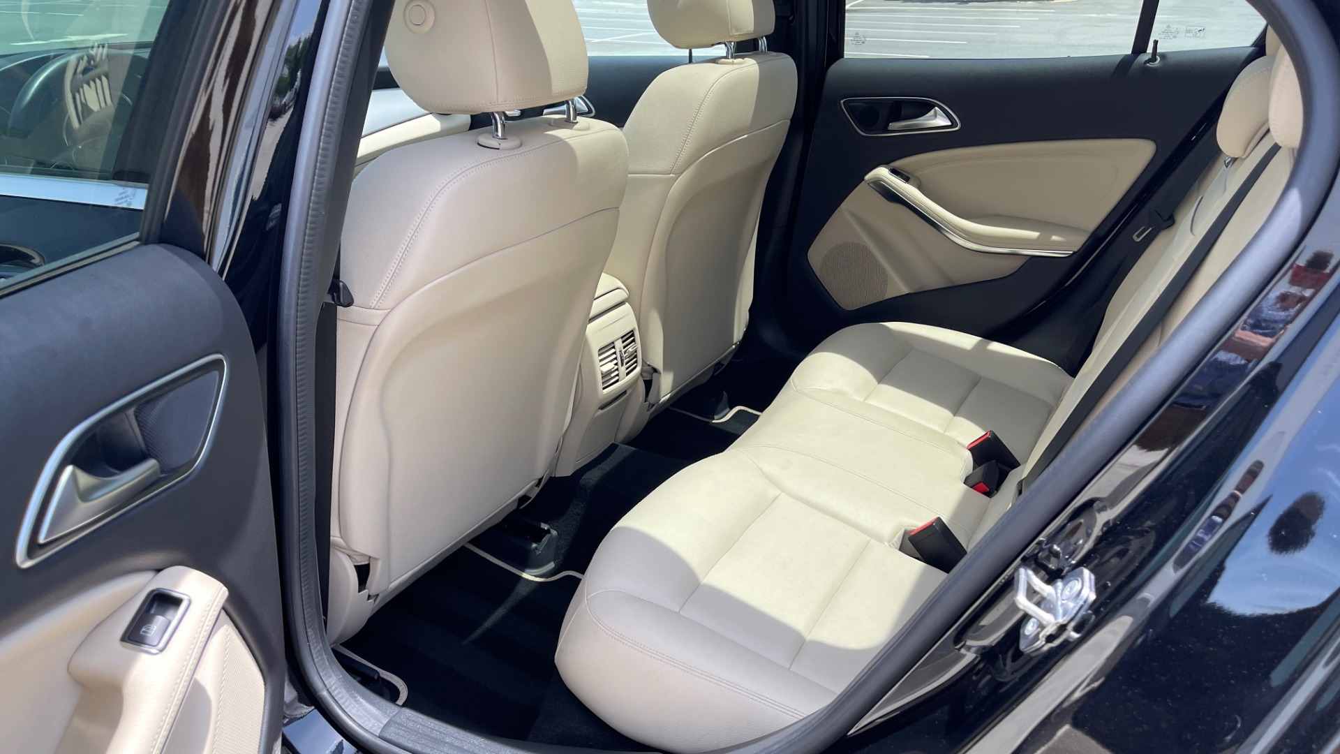 Used 2018 Mercedes-Benz GLA 250 4MATIC SUV / PANO-ROOF / HTD STS / BLIND SPOT ASST / APPLE for sale Sold at Formula Imports in Charlotte NC 28227 64