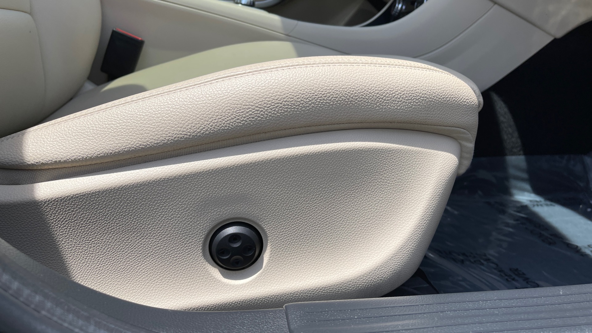 Used 2018 Mercedes-Benz GLA 250 4MATIC SUV / PANO-ROOF / HTD STS / BLIND SPOT ASST / APPLE for sale Sold at Formula Imports in Charlotte NC 28227 74