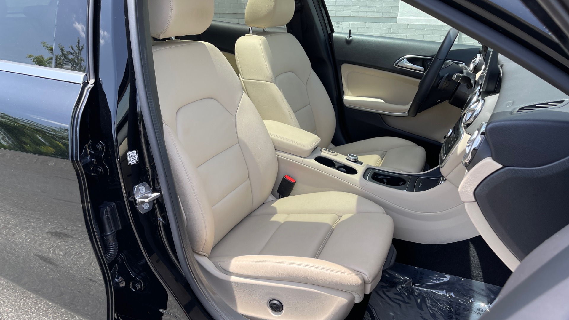 Used 2018 Mercedes-Benz GLA 250 4MATIC SUV / PANO-ROOF / HTD STS / BLIND SPOT ASST / APPLE for sale Sold at Formula Imports in Charlotte NC 28227 75